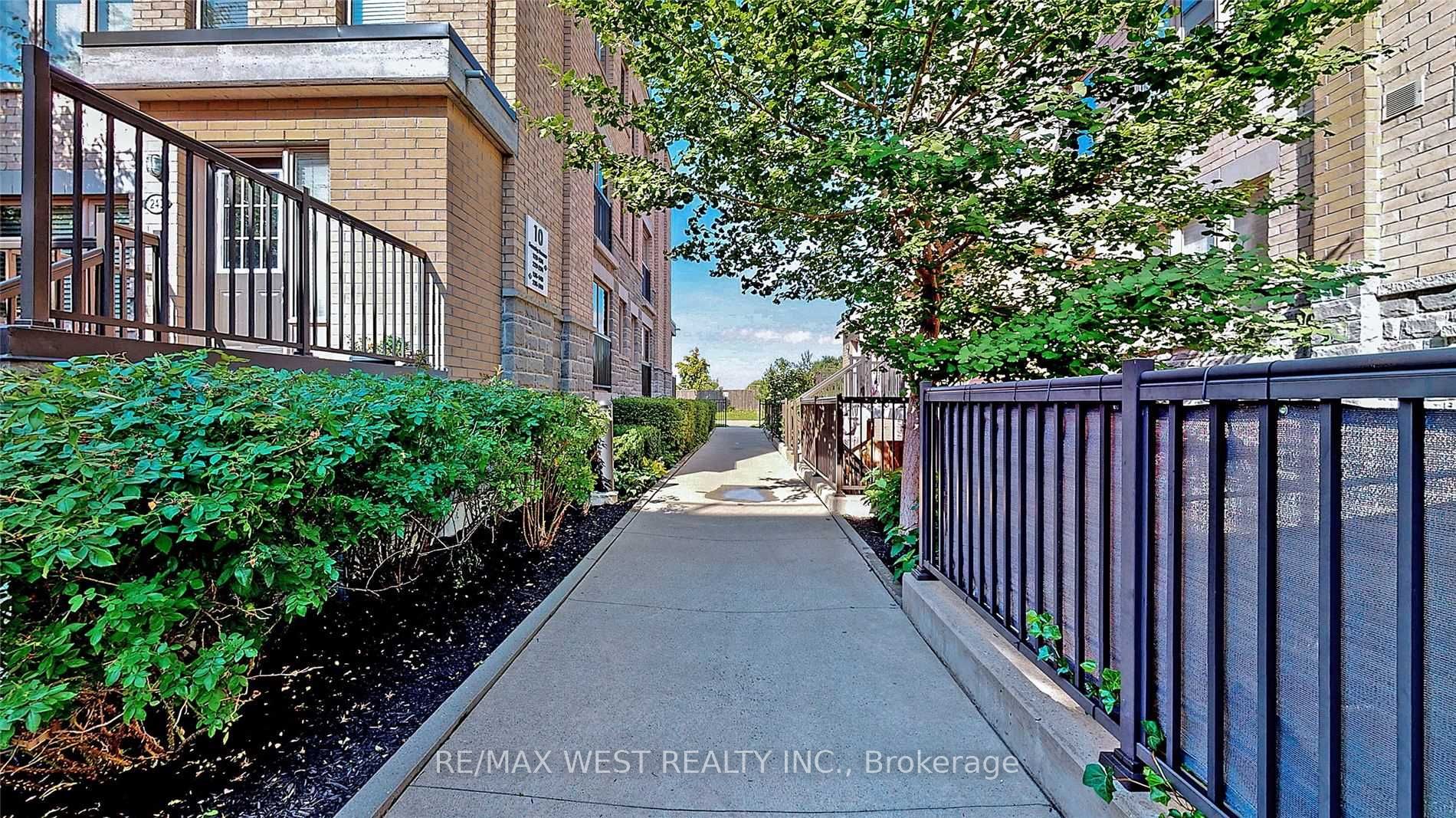 Unit 240 - 10 Foundry Avenue, Toronto 4