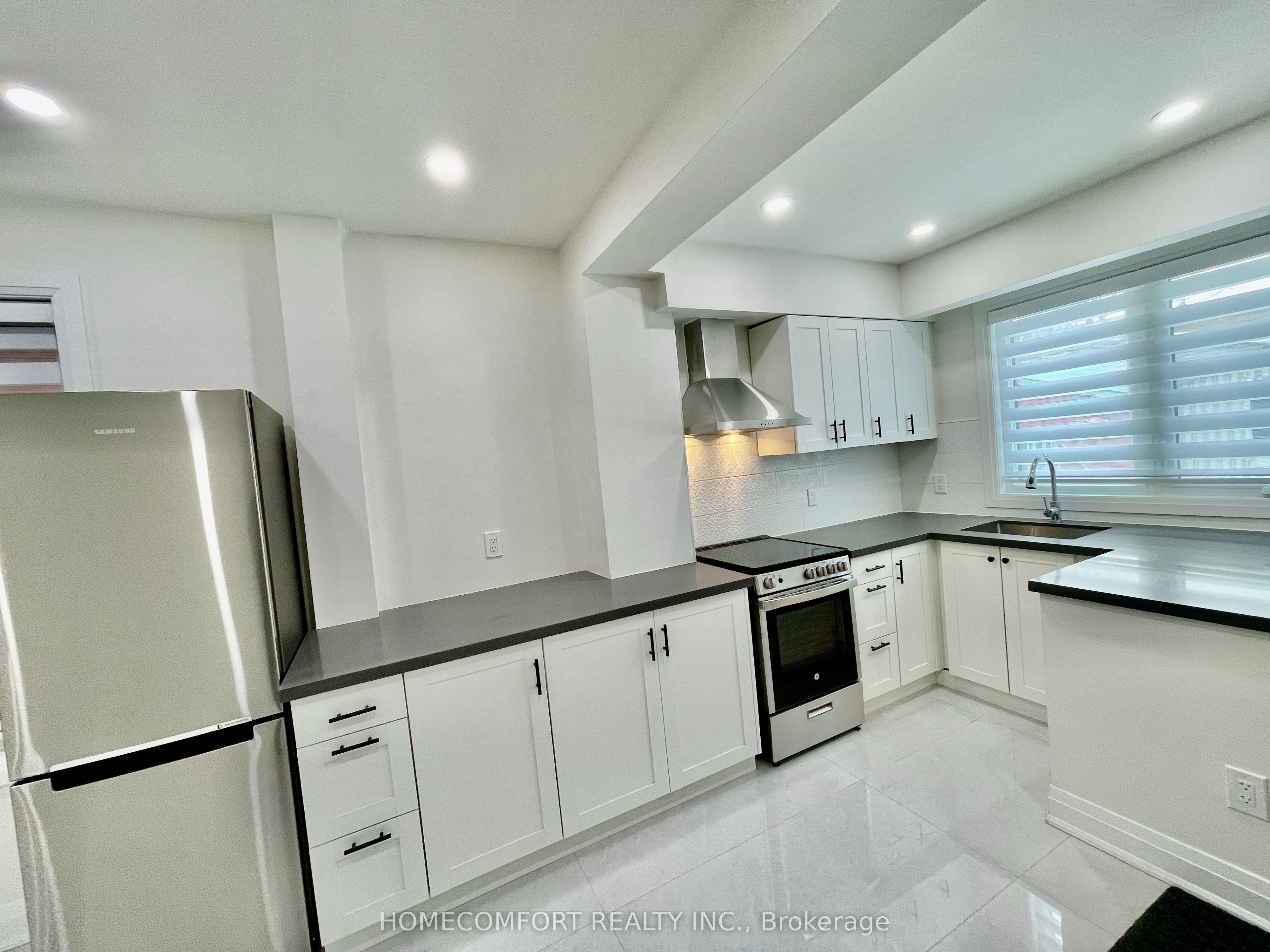 Unit Main - 20 St Clair Gardens, Toronto 2