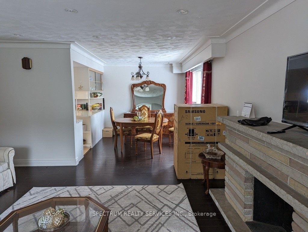 5006 Derry Road W, Burlington 2