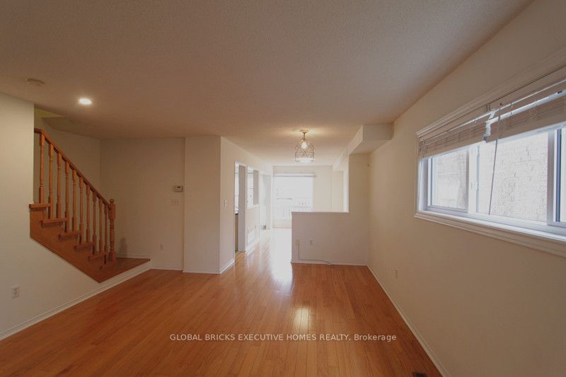 3384 Snowball Road, Mississauga 4