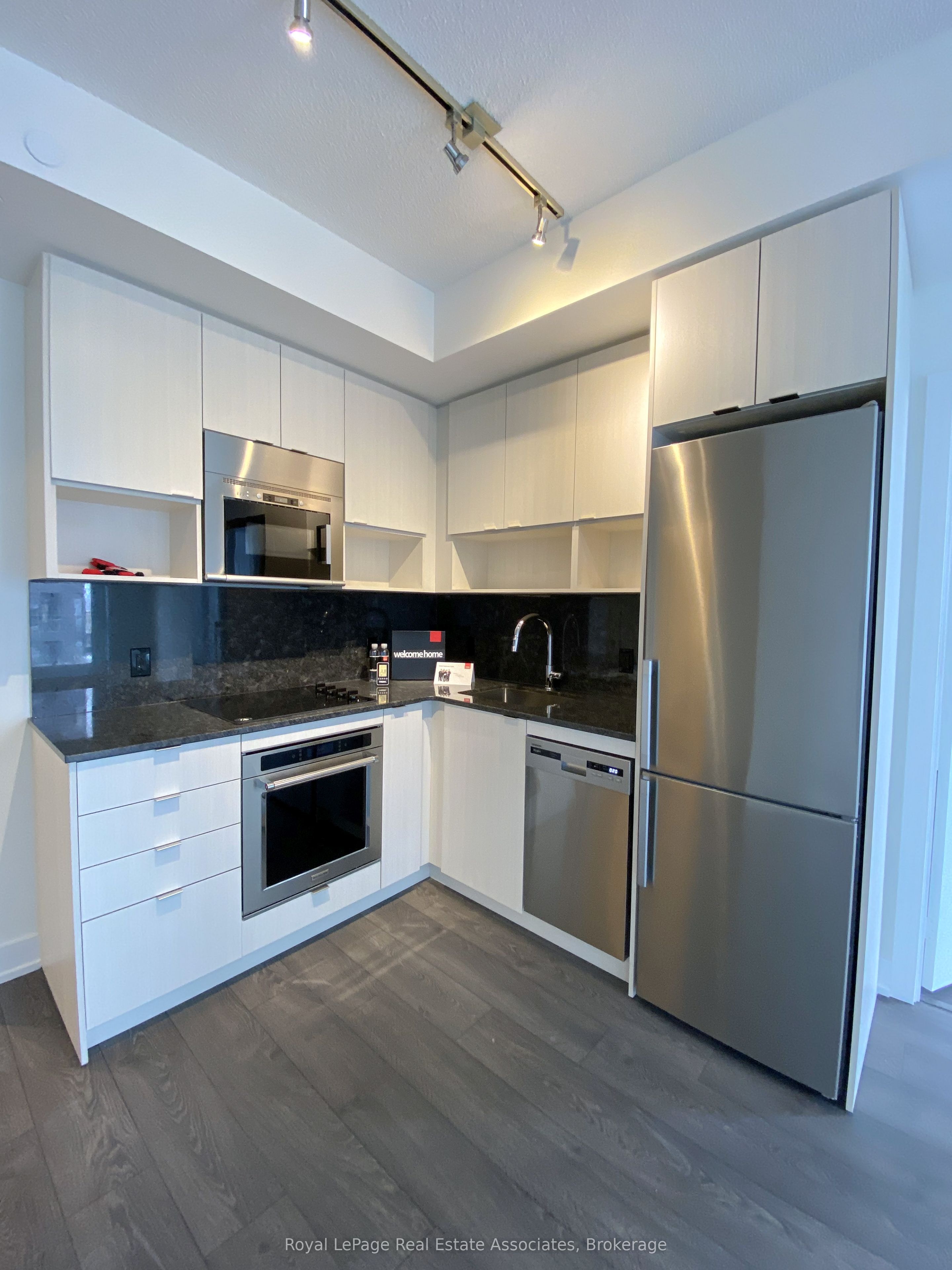 Unit 3101 - 7 Mabelle Avenue, Etobicoke 2
