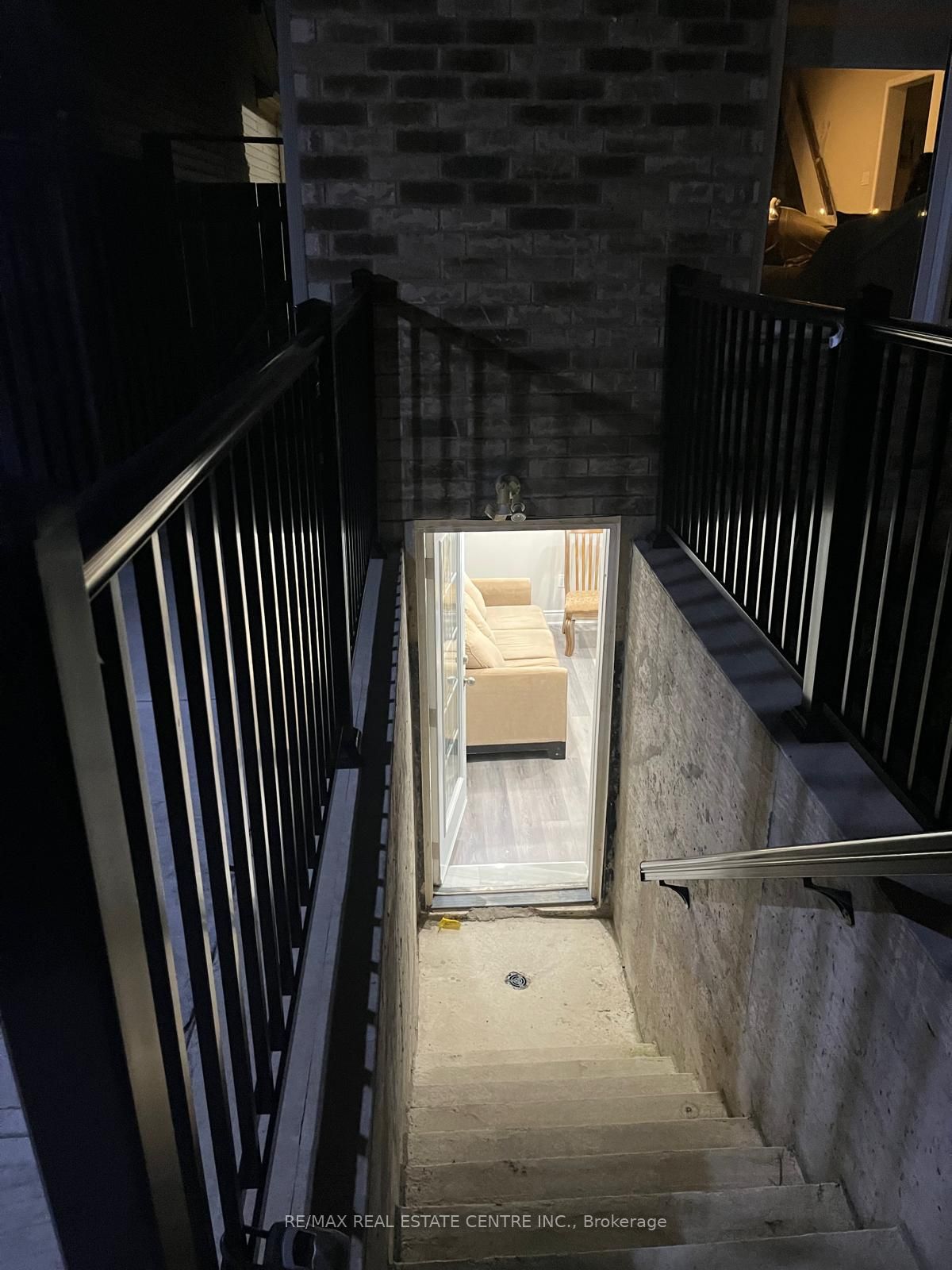 Unit Basement - 1050 Farmstead Drive, Milton 3