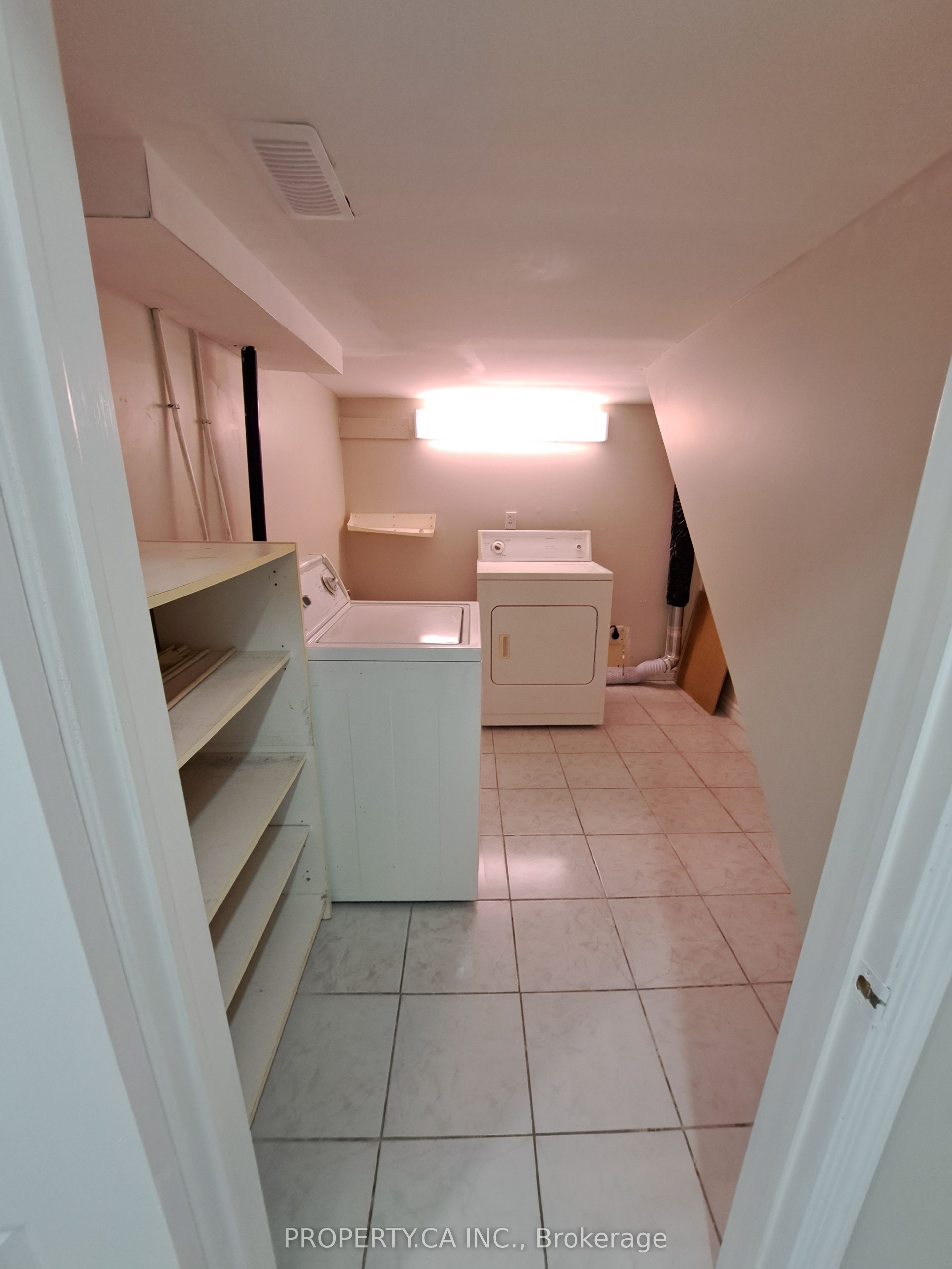 Unit Bsmt - 135 Sunny Meadow Boulevard, Brampton 2