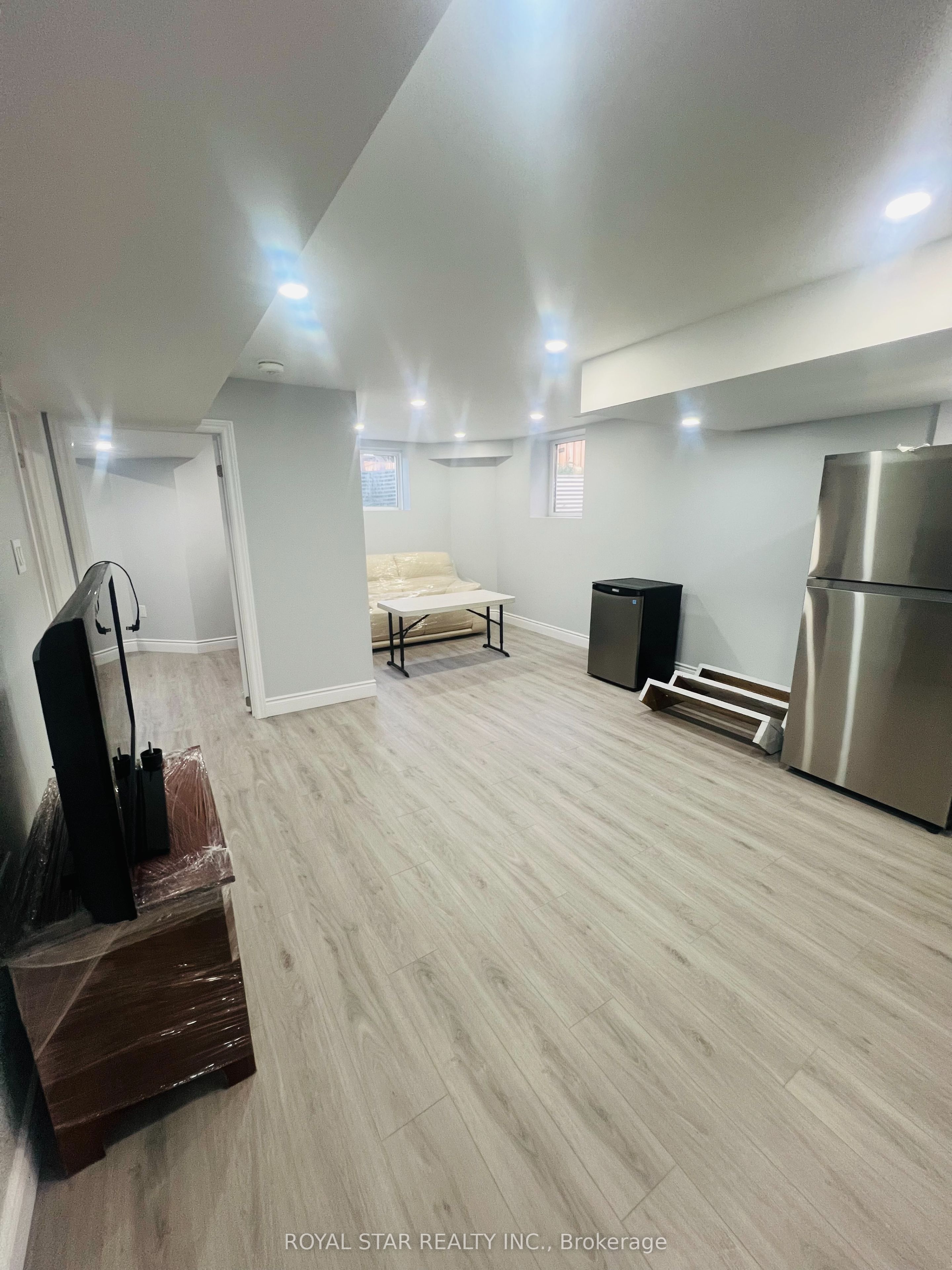 Unit Basement - 121 Bonnieglen Farm Boulevard, Caledon 1
