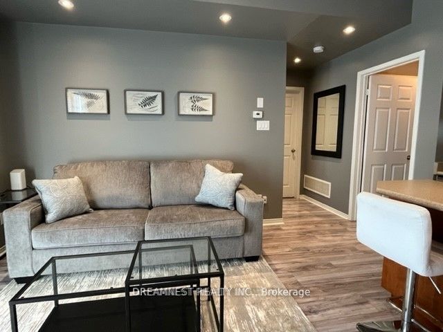 Unit 5 - 5005 Oscar Peterson Boulevard, Mississauga 4