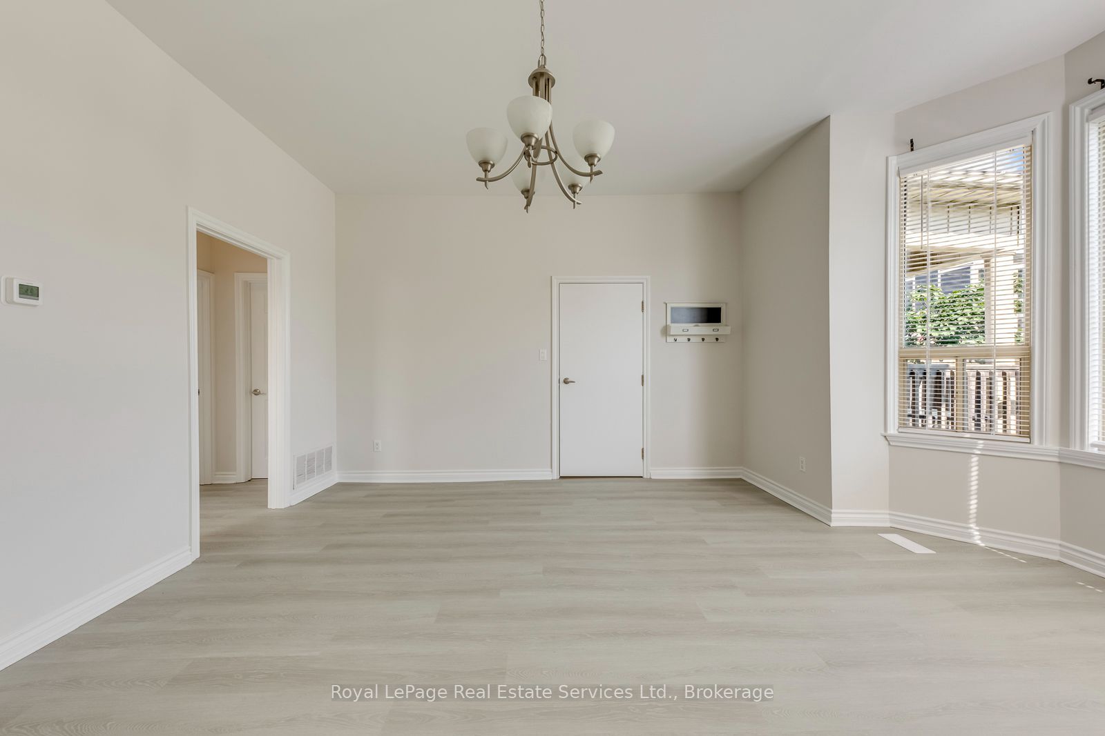 21 Centre Street S, Brampton 5