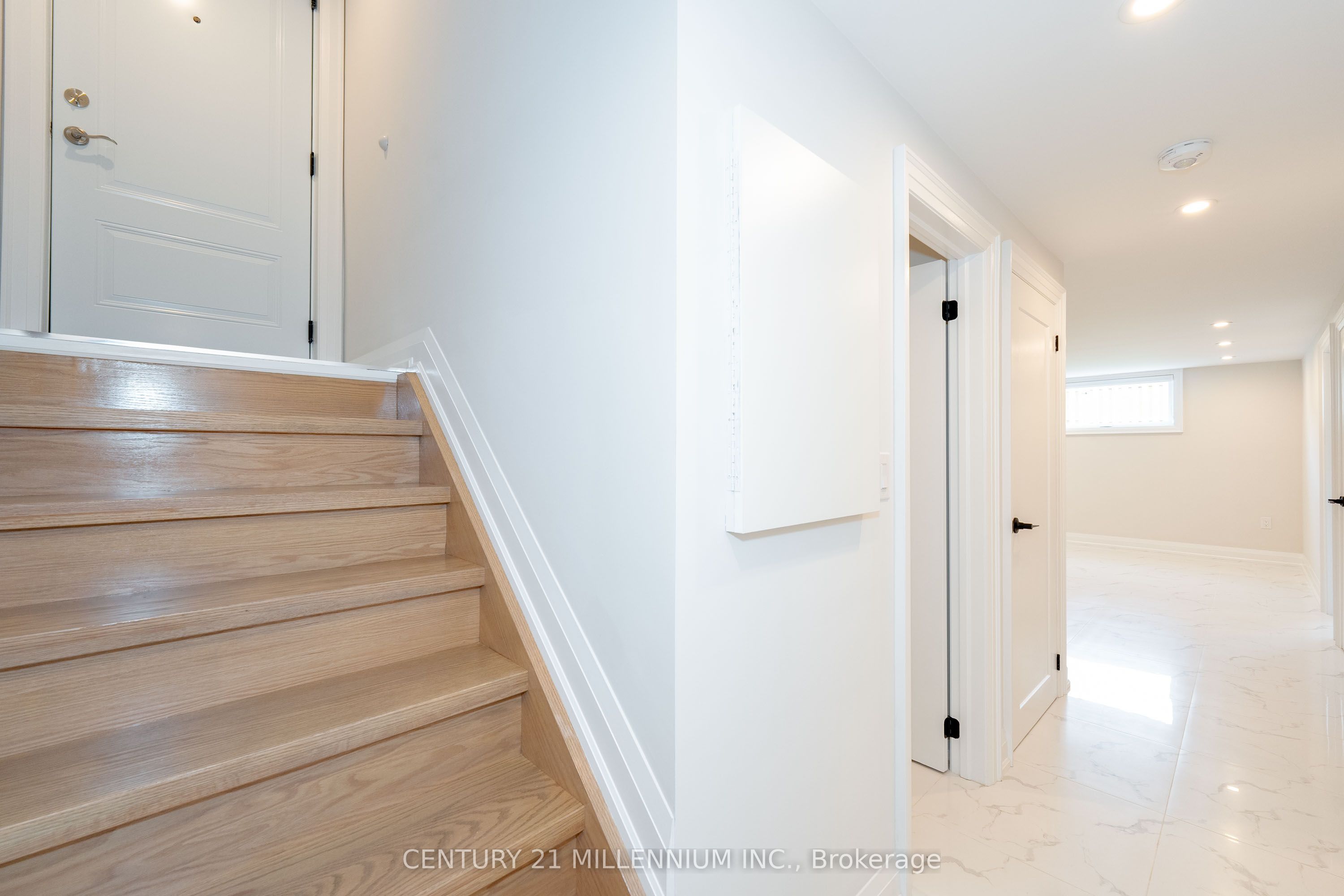 Unit C - 31 Mariposa Avenue, Toronto 3
