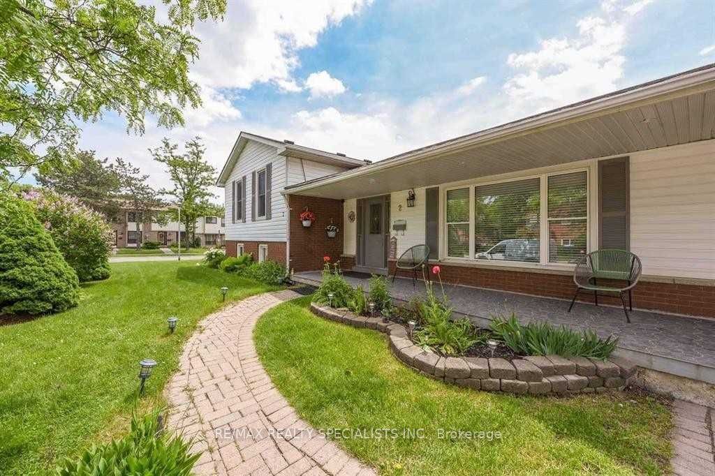 2 Marchbank Crescent, Brampton 3