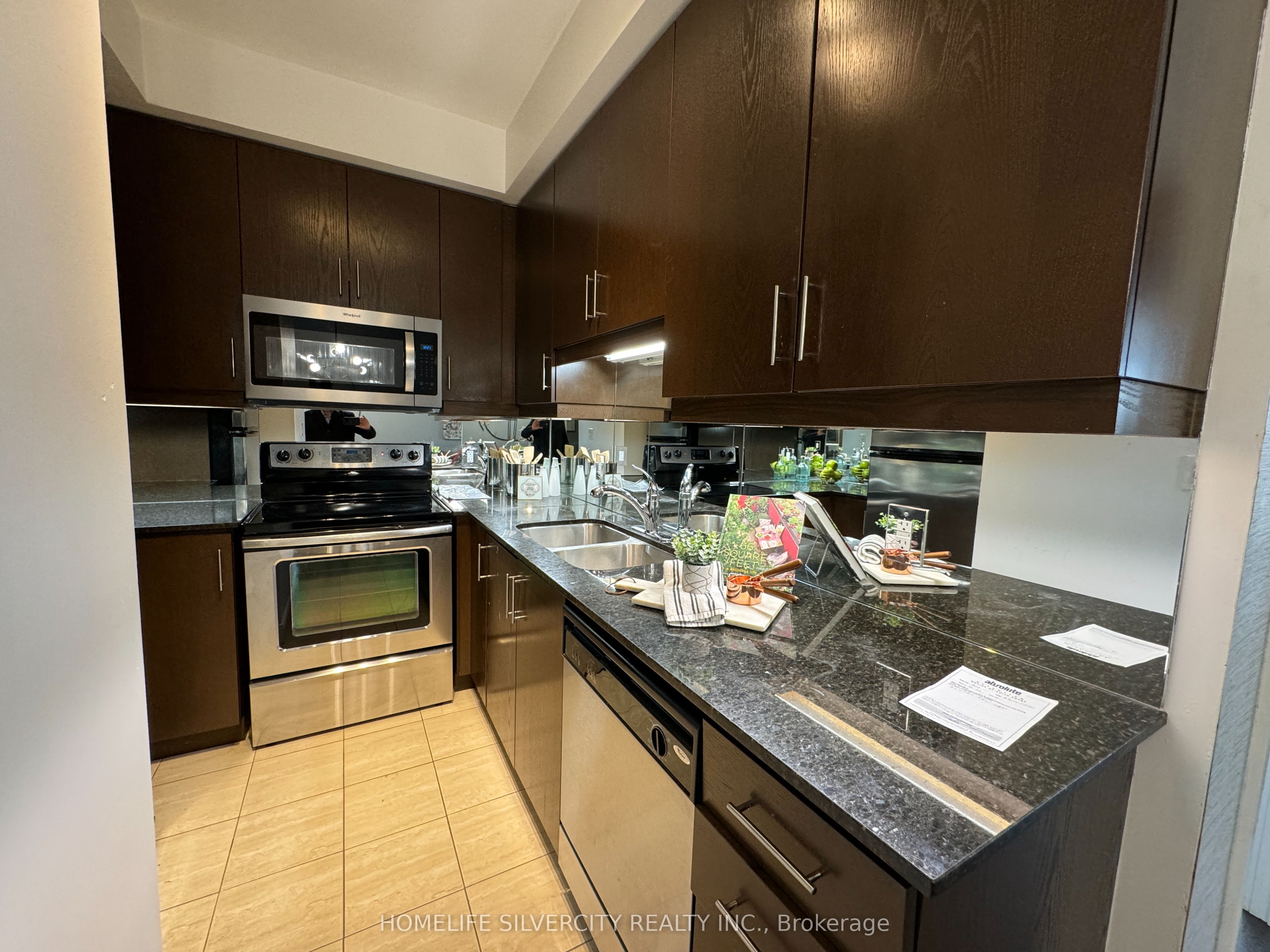 Unit 301 - 50 Absolute Avenue N, Mississauga 5