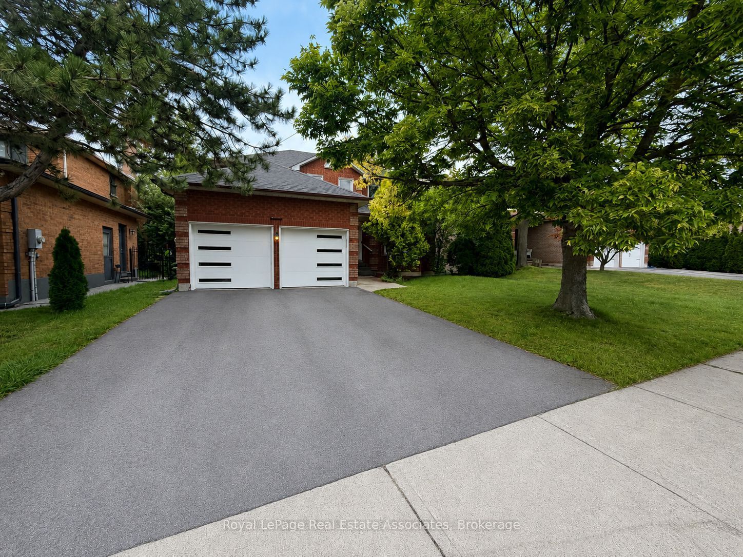 2551 Wynten Way, Oakville 2