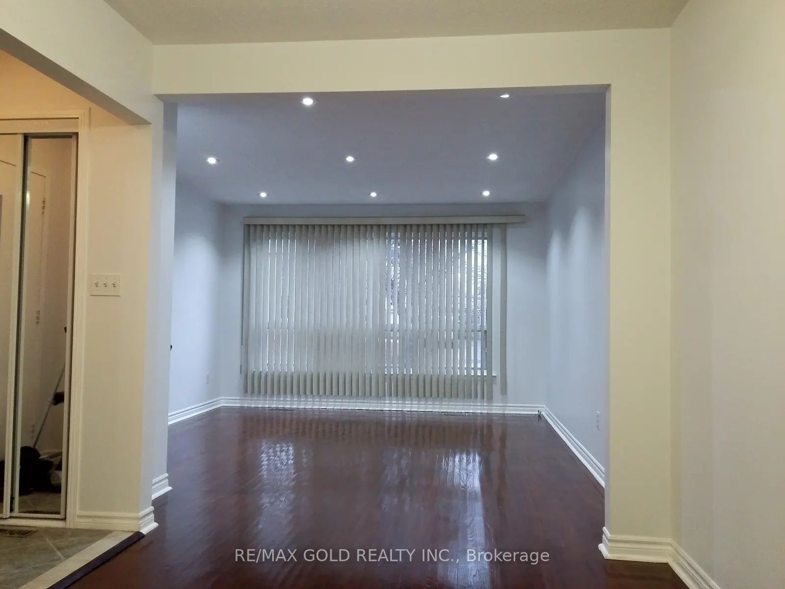 Unit Upper - 7 Forsythia Road, Brampton 2