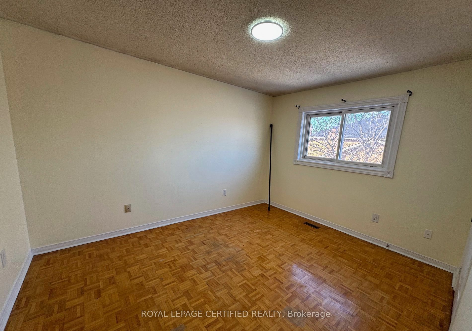 Unit 2nd Floor - 2 Kingsplate Crescent, Etobicoke 5