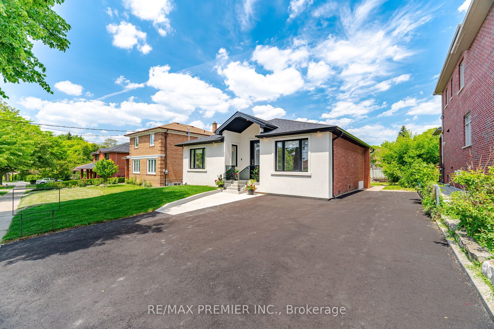 Unit Lower Level 1 - 62 Flamborough Drive, North York 4