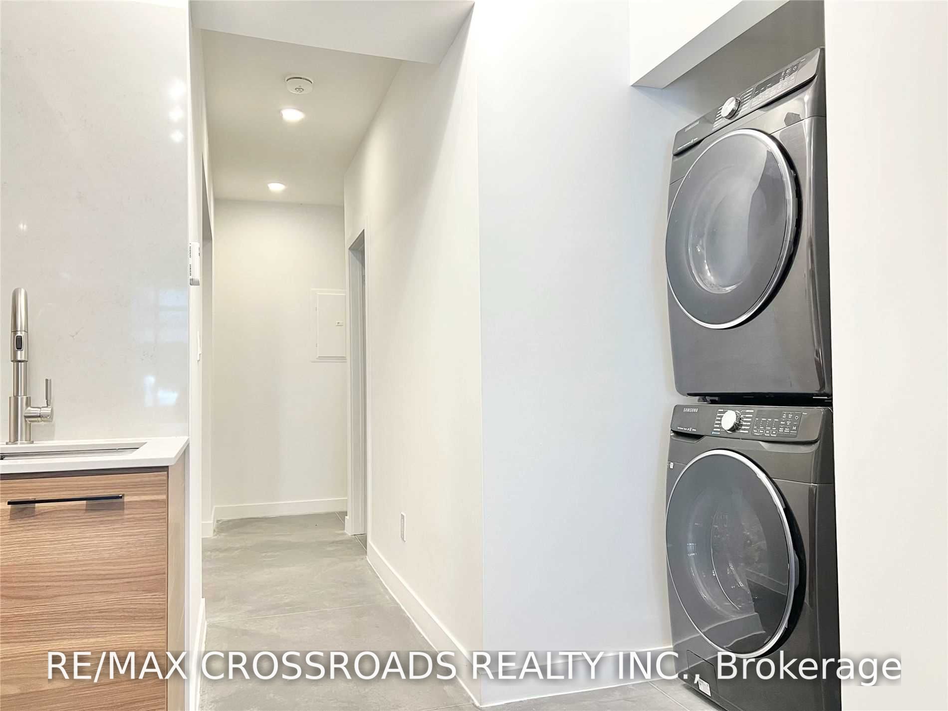 Unit 1B - 3333 Dundas Street W, Toronto 4