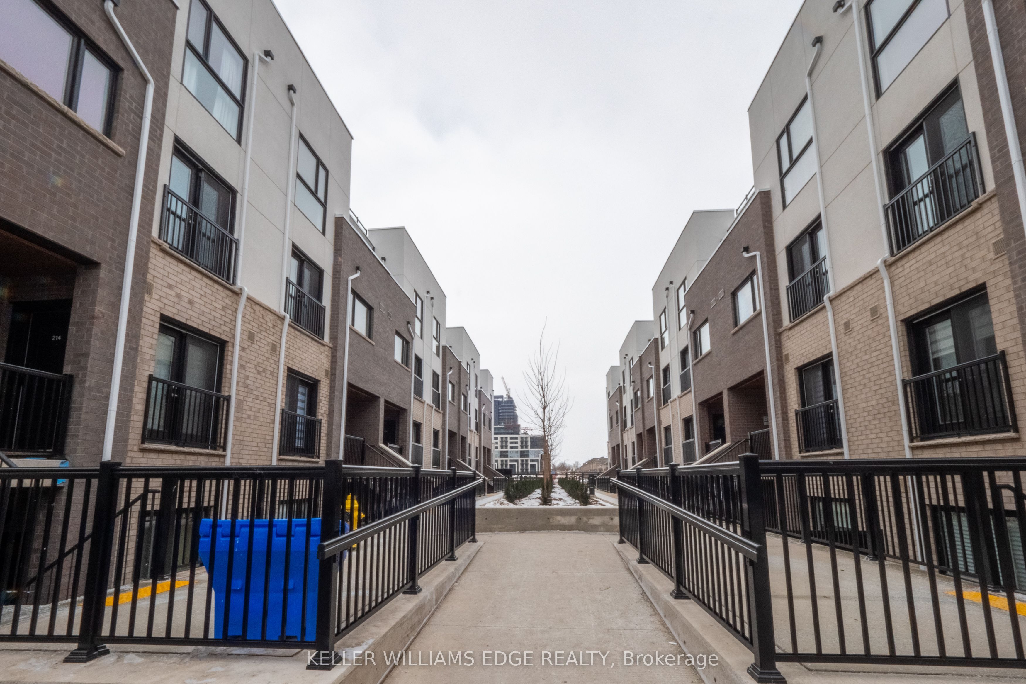Unit 331 - 349 Wheat Boom Drive, Oakville 2