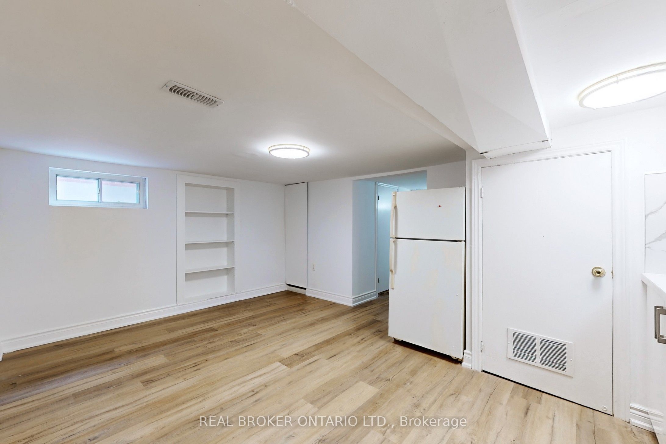 Unit Bsmt - 102 Bowie Avenue, Toronto 5