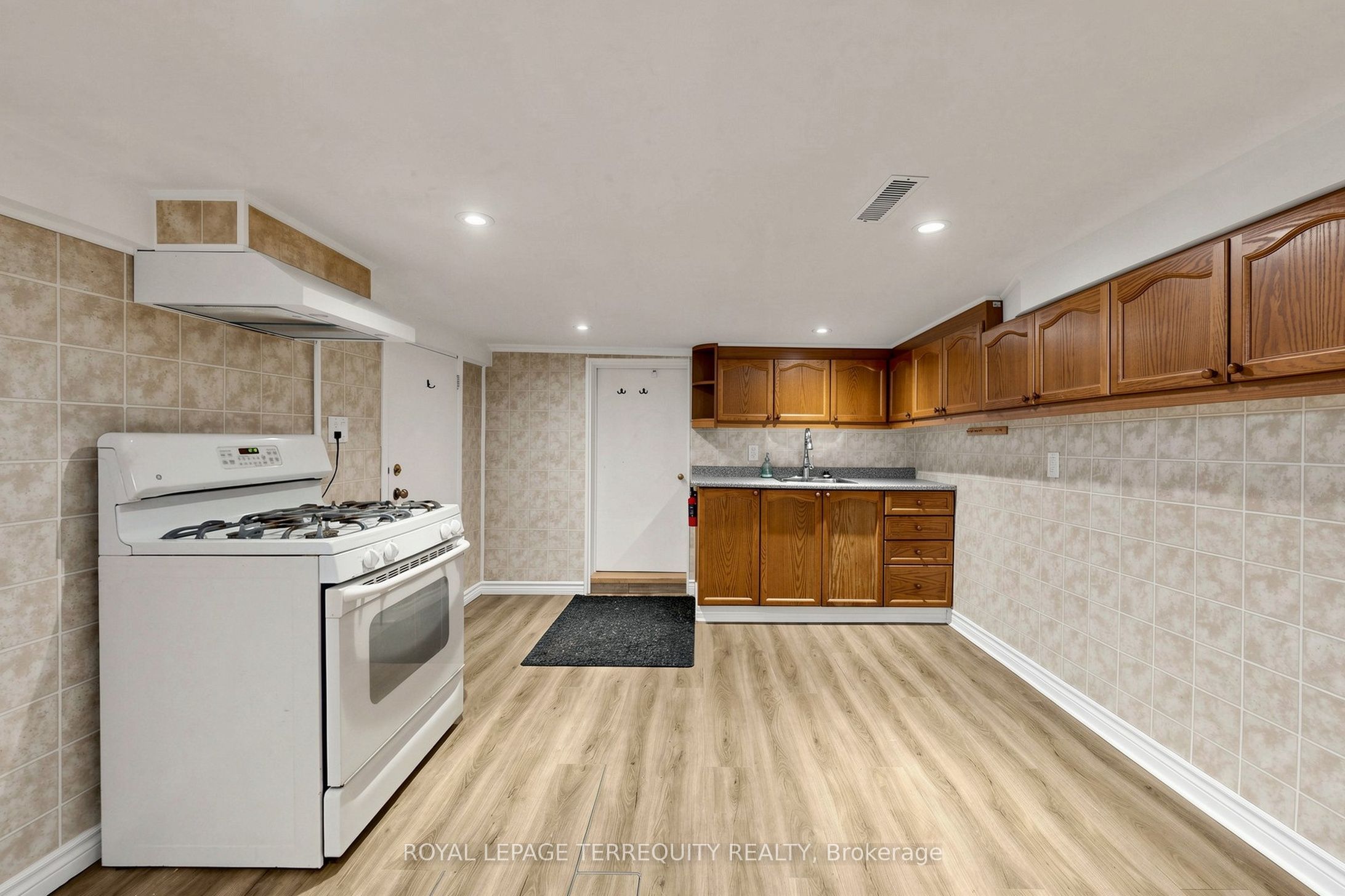 Unit Bsmt - 150 Osler Street, Toronto 5