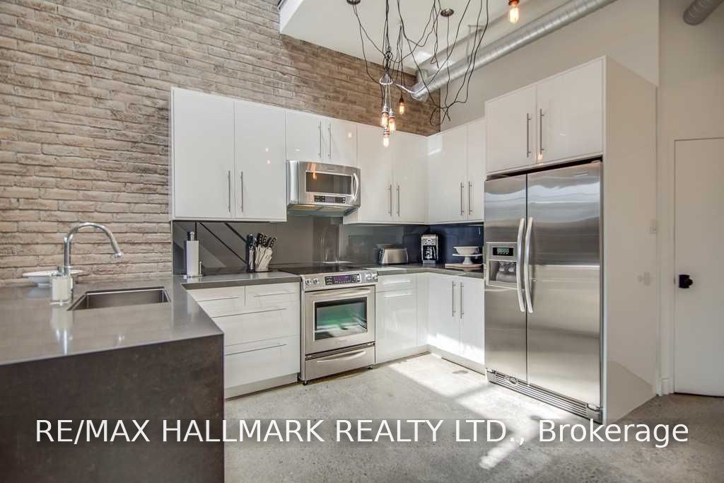 Unit 7 - 6 Bartlett Avenue, Toronto 3