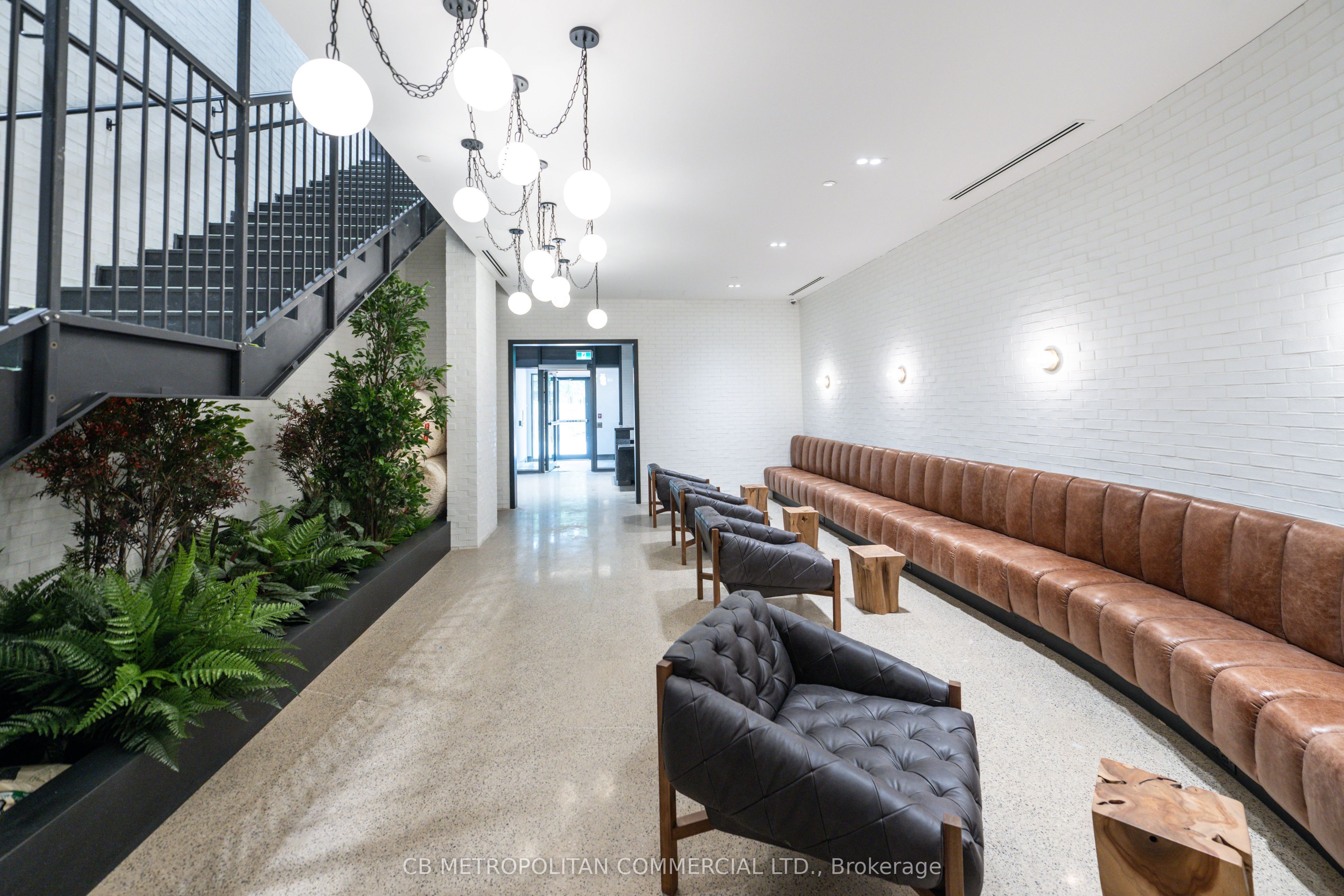 Unit 401 - 2946 Dundas Street West, Toronto 3
