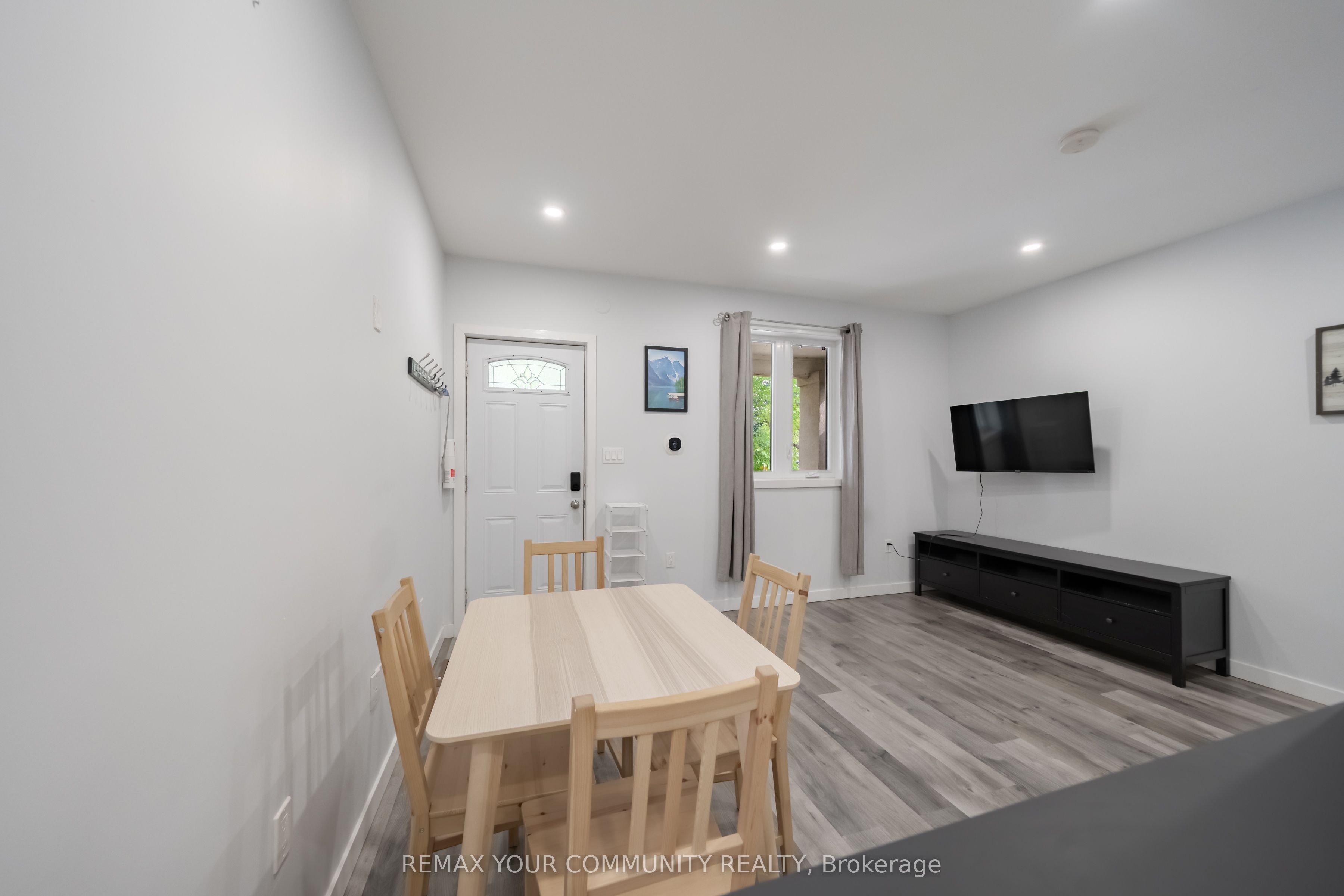 Unit Main - 50 Brownville Avenue, Toronto 2