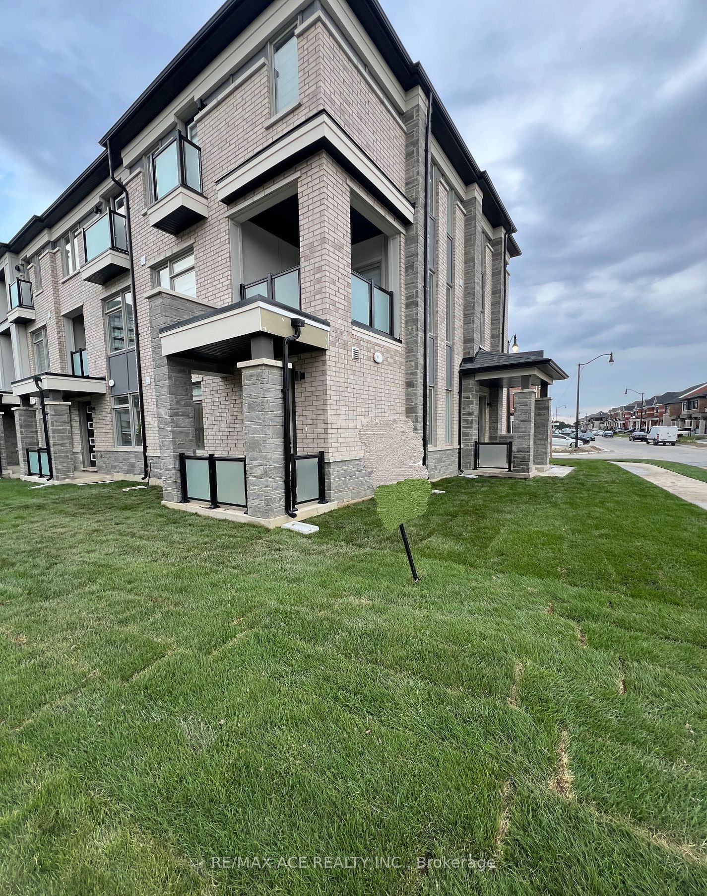 Unit A - 2 Plume Street, Brampton 4