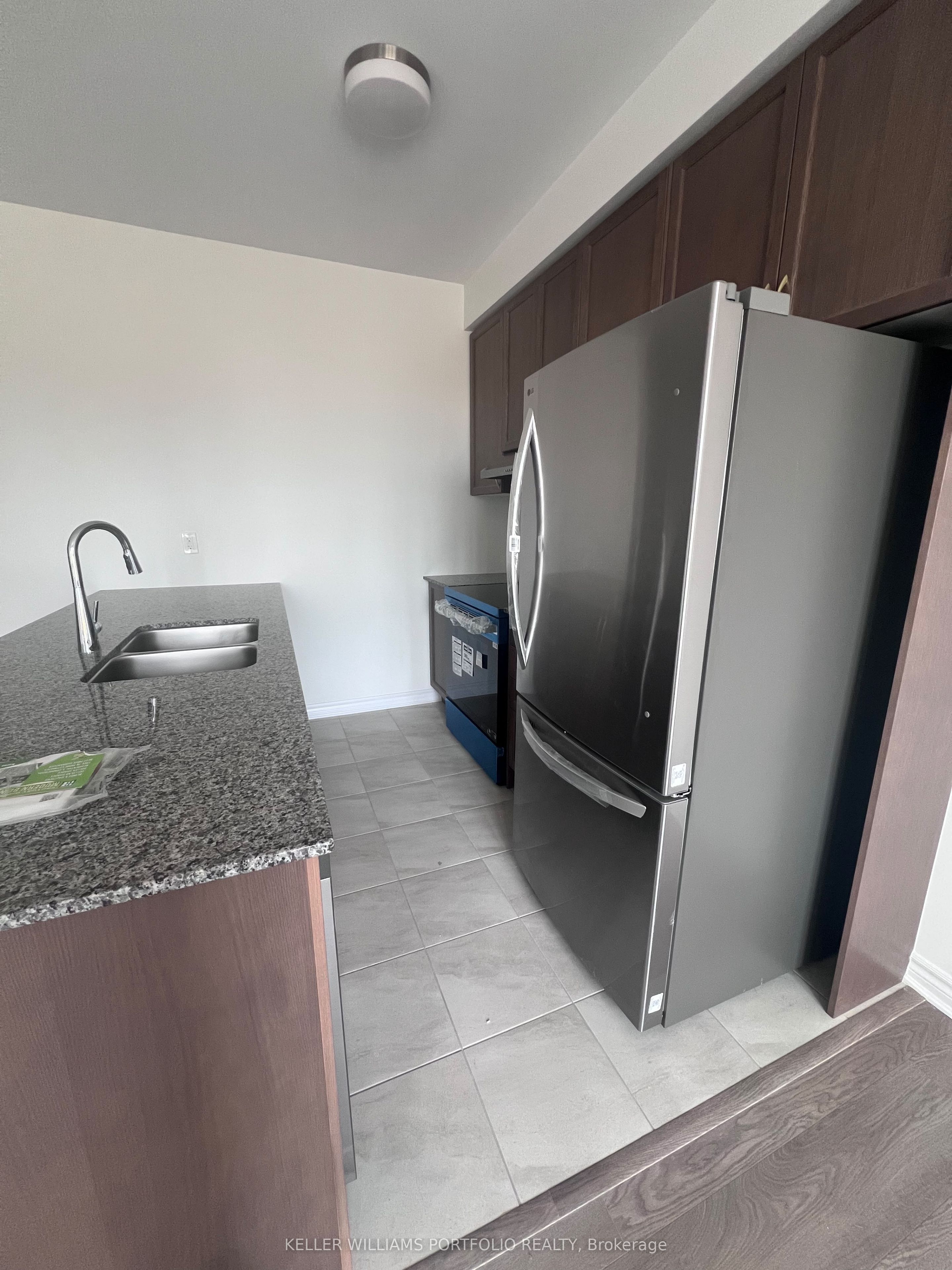 Unit Bsmt - 8 Thornbird Crescent, Brampton 2