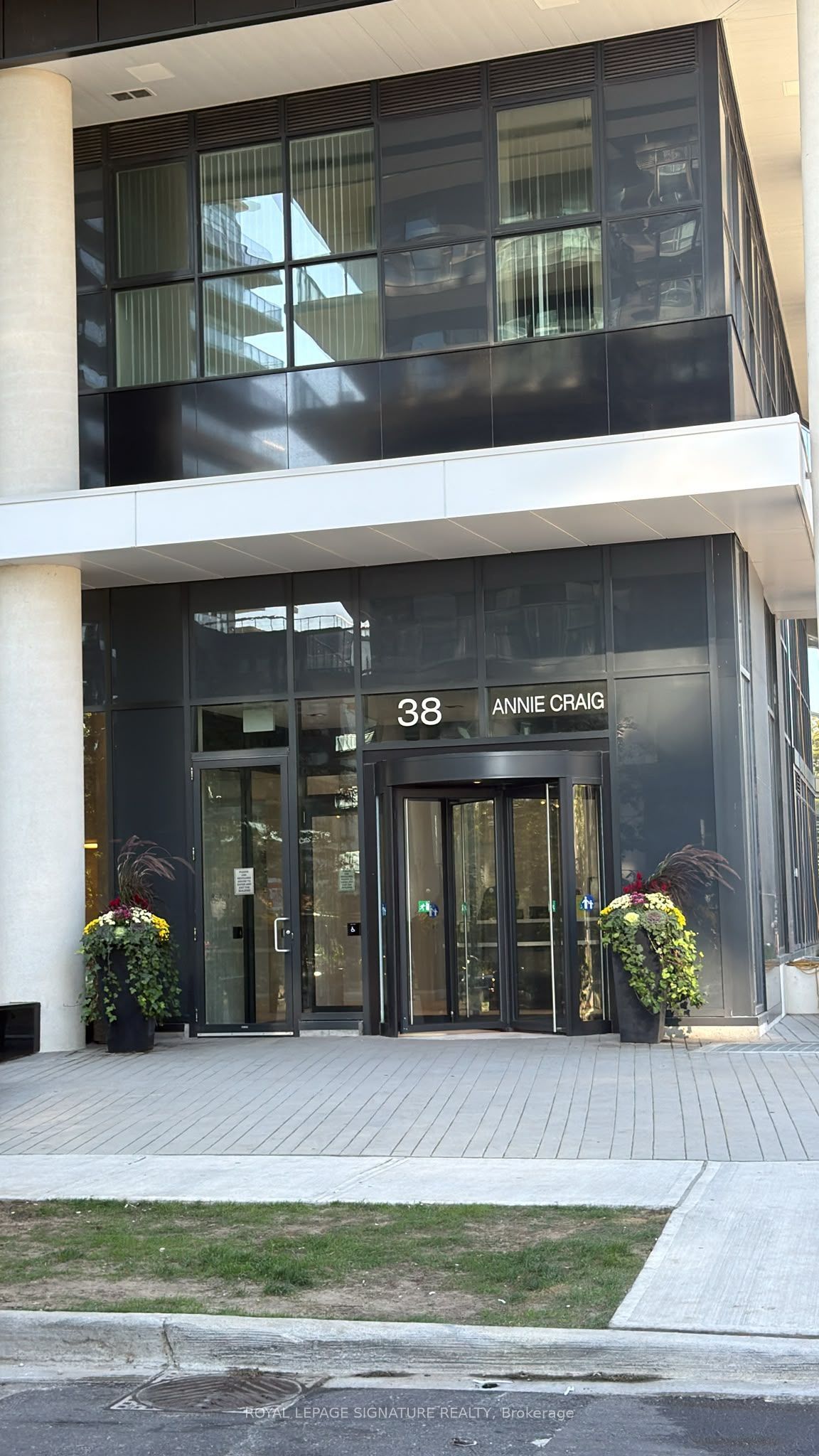 Unit 411 - 38 Annie Craig Drive, Etobicoke 2