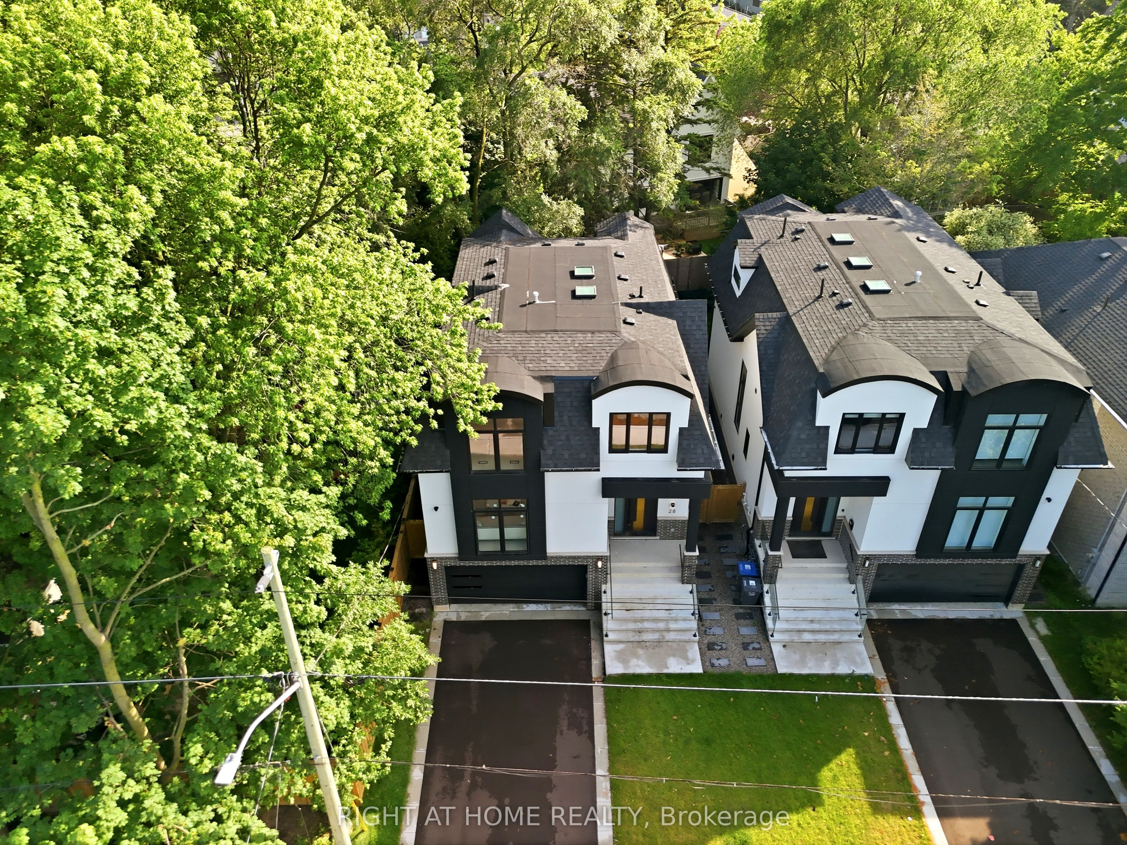 28 Pine Avenue S, Mississauga 4