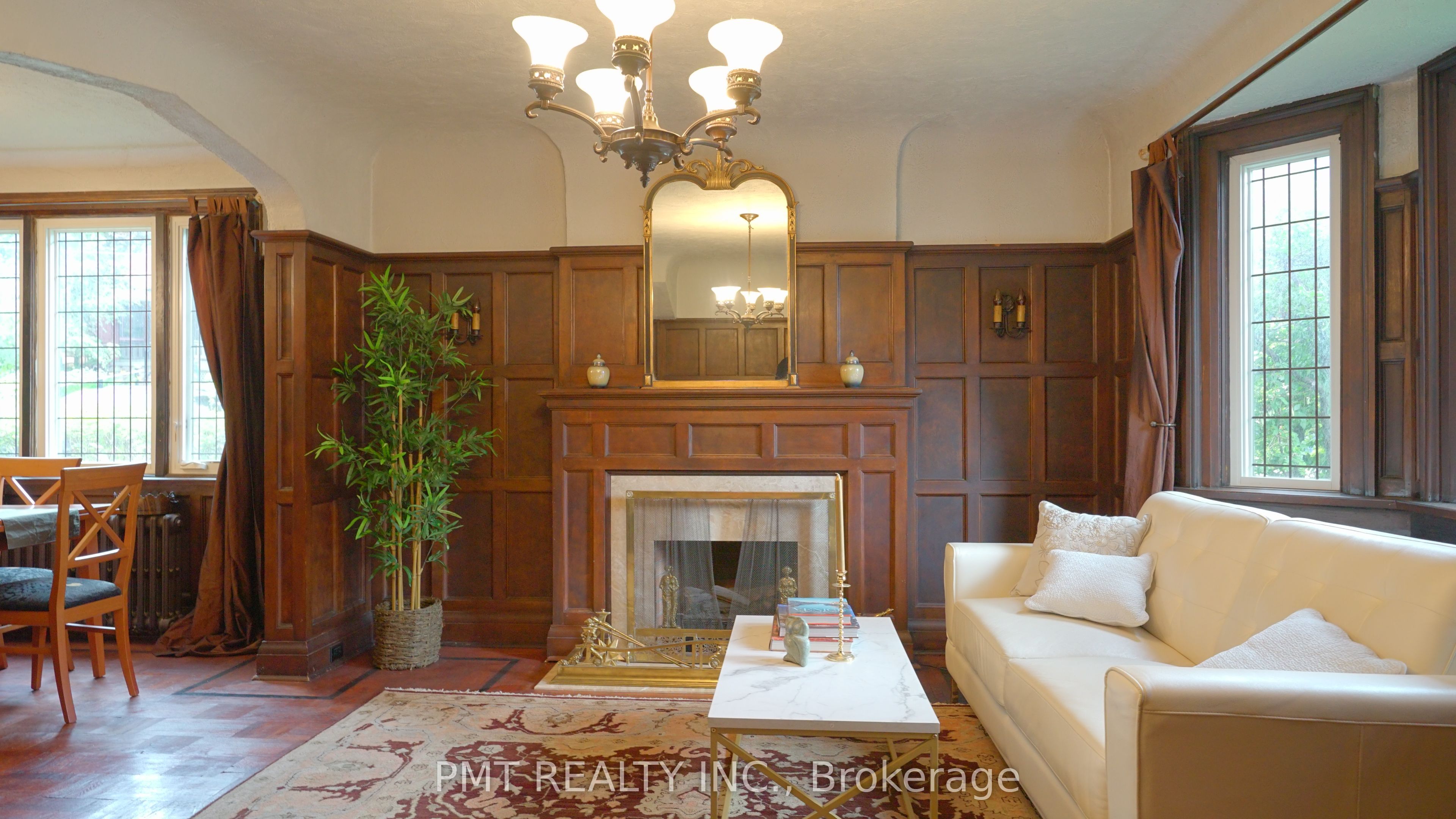 Unit Main - 2 Larkin Avenue, Toronto 3