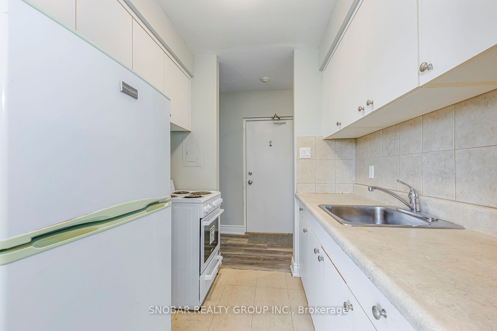Unit 11 - 17 Station Road, Etobicoke 5