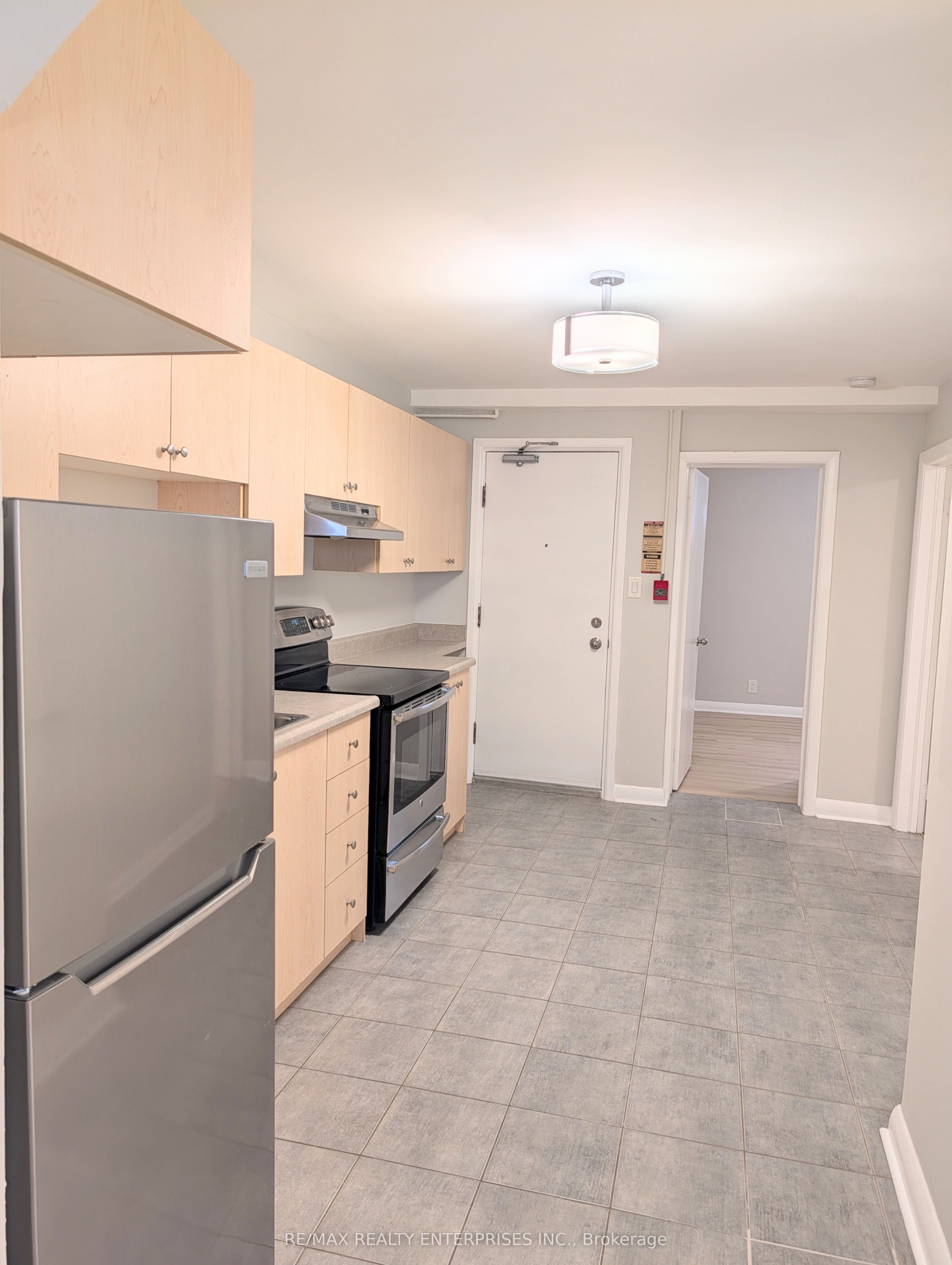 Unit Apt 1 - 22 Peter Street S, Mississauga 3