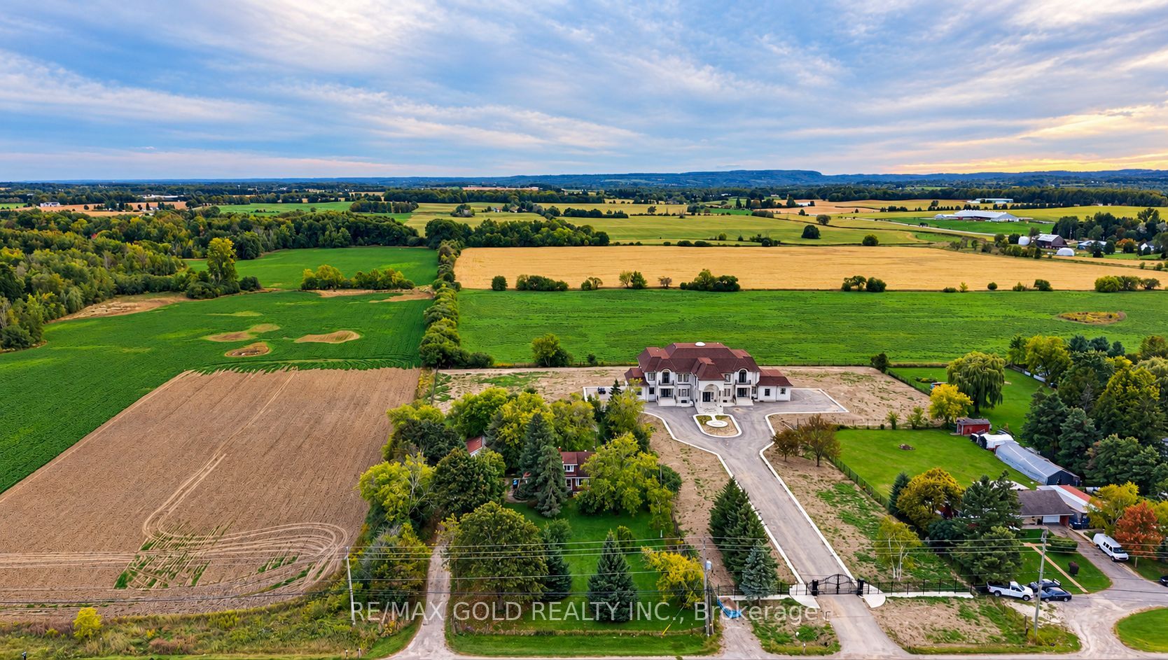15208 Airport Road, Caledon 2