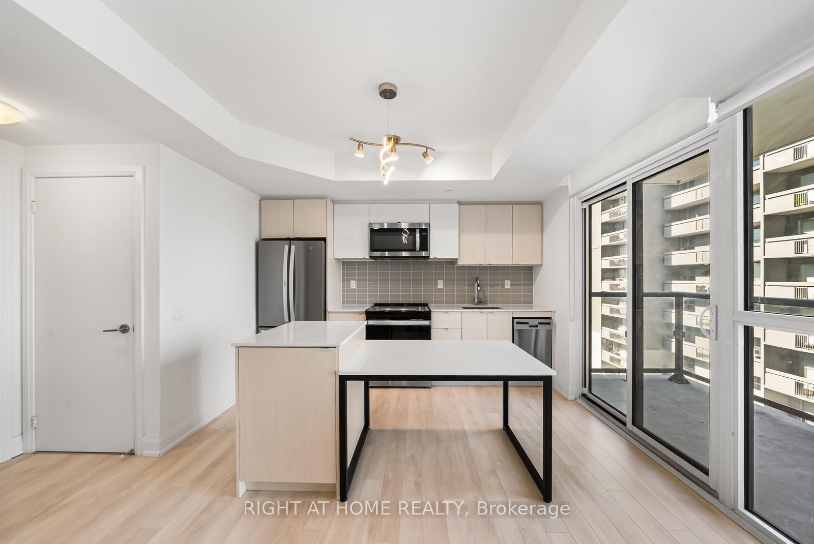 Unit 1511 - 1461 Lawrence Avenue, North York 4