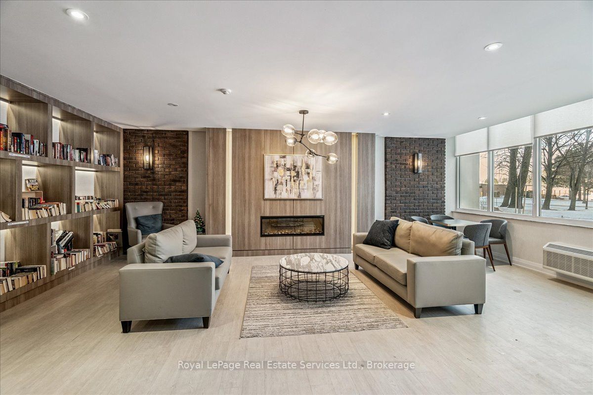 Unit 812 - 966 Inverhouse Drive, Mississauga 4