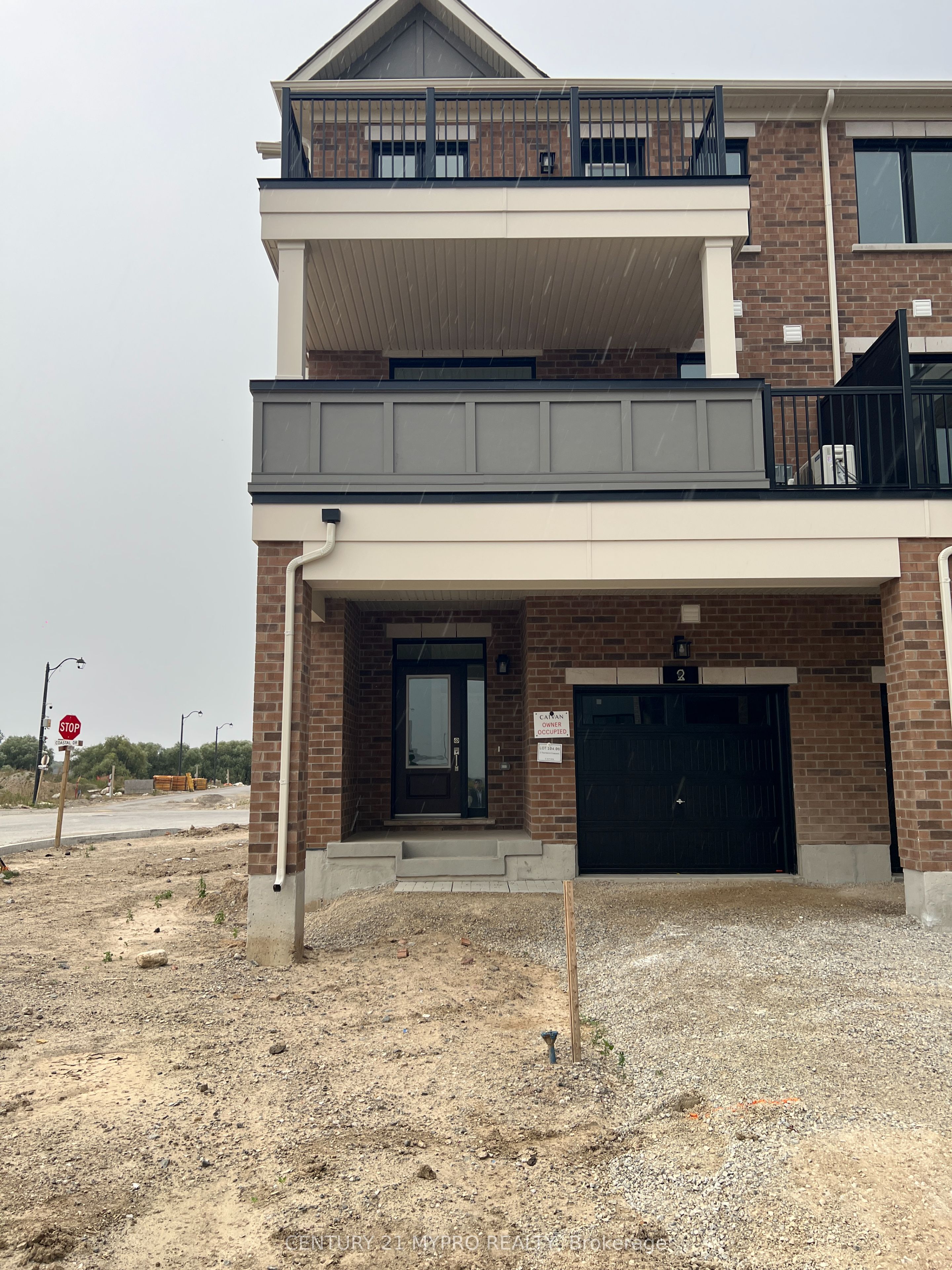 Unit Upper - 2 Thornbird Crescent, Brampton 3