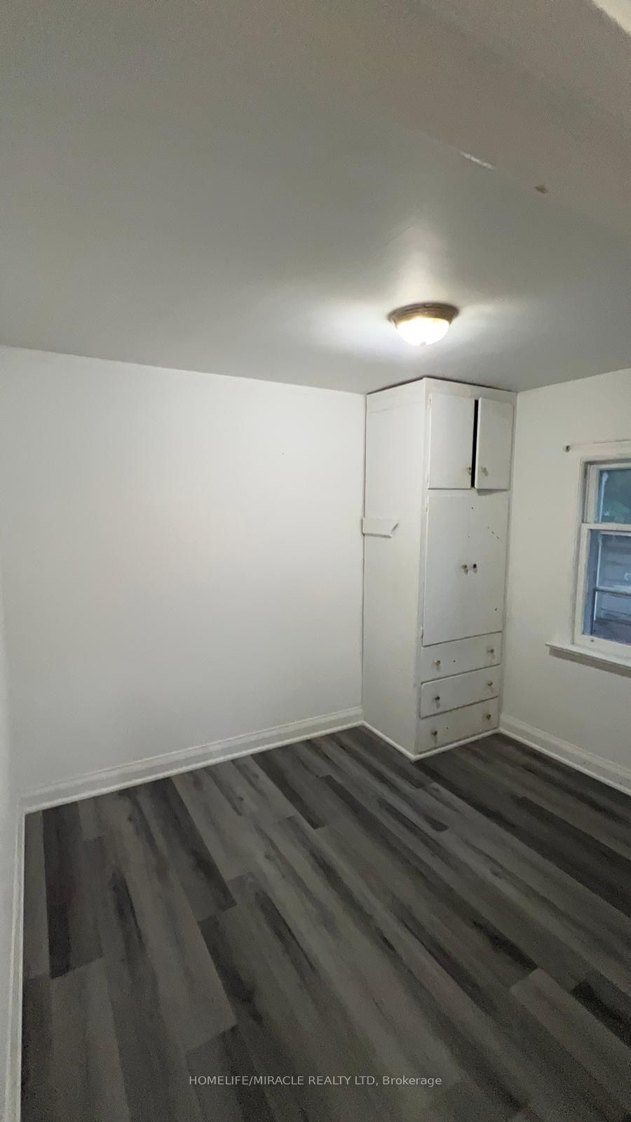 213 Queen Street W, Brampton 4