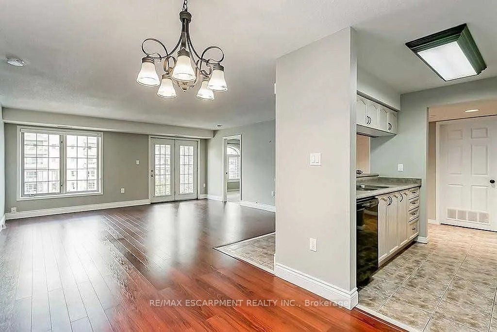 Unit F405 - 216 Plains Road W, Burlington 3