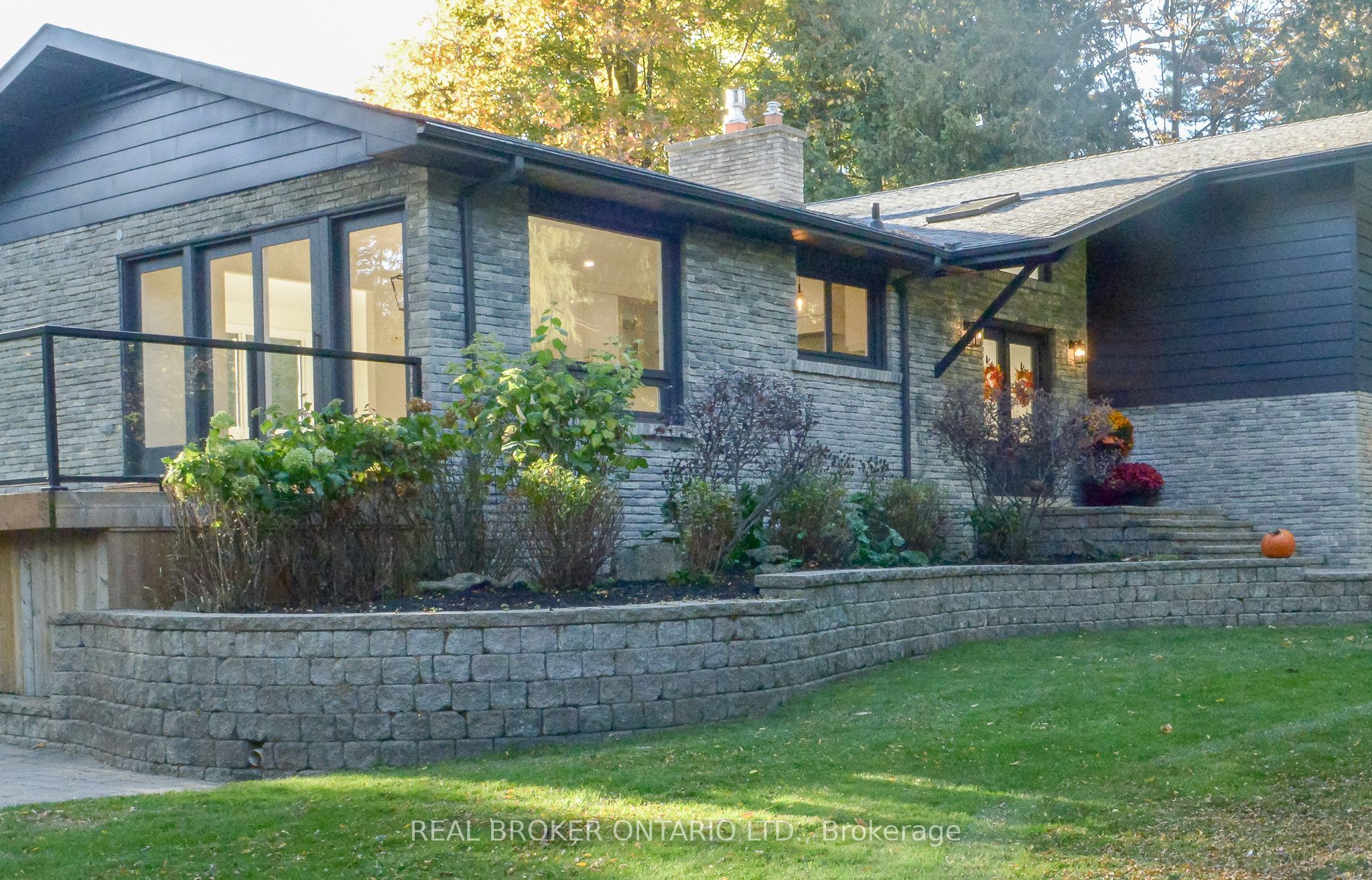 572 Main Street, Halton Hills 2