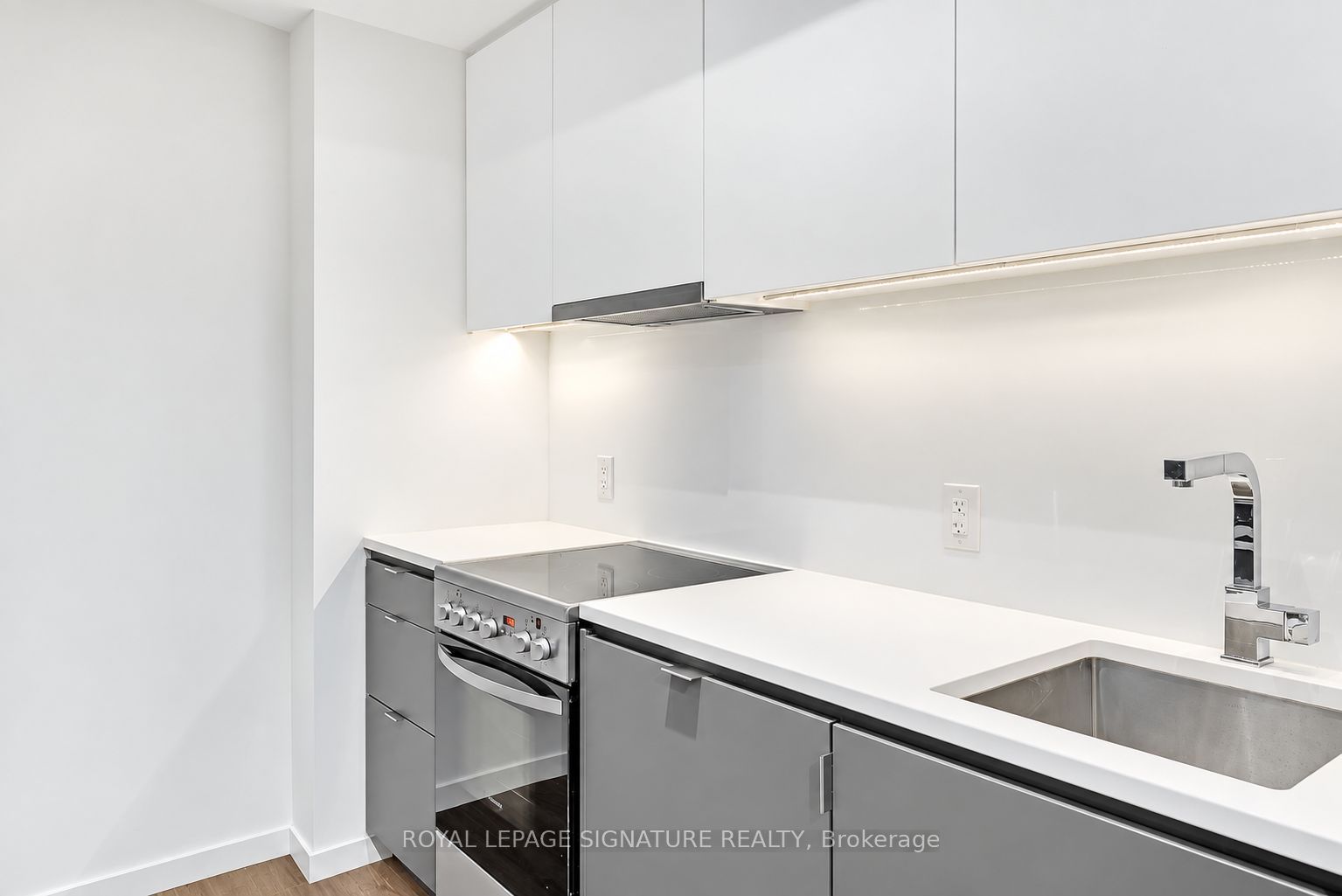 Unit 426 - 7 Smith Crescent, Etobicoke 5