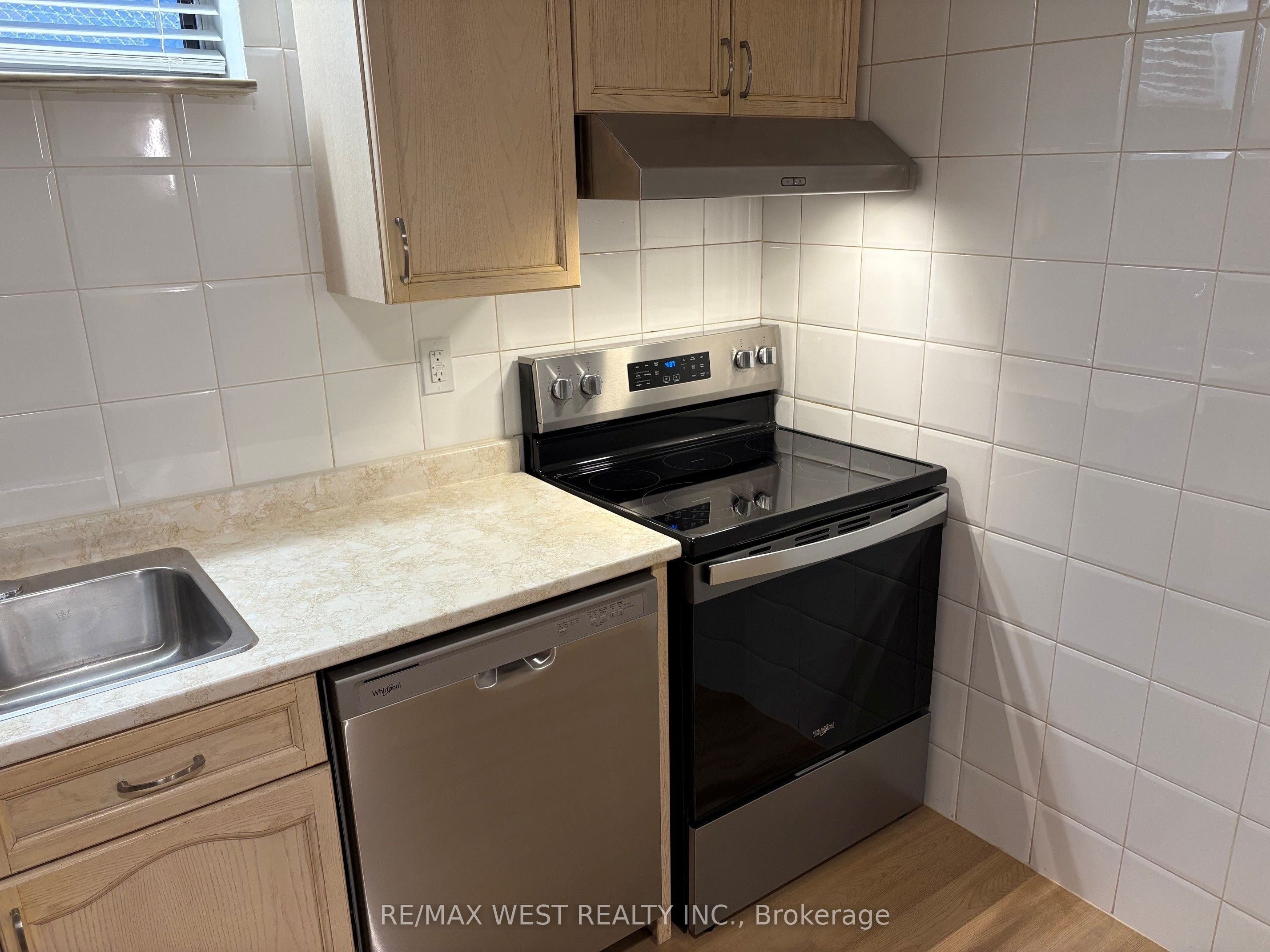 23 Sellmar Road, Etobicoke 5