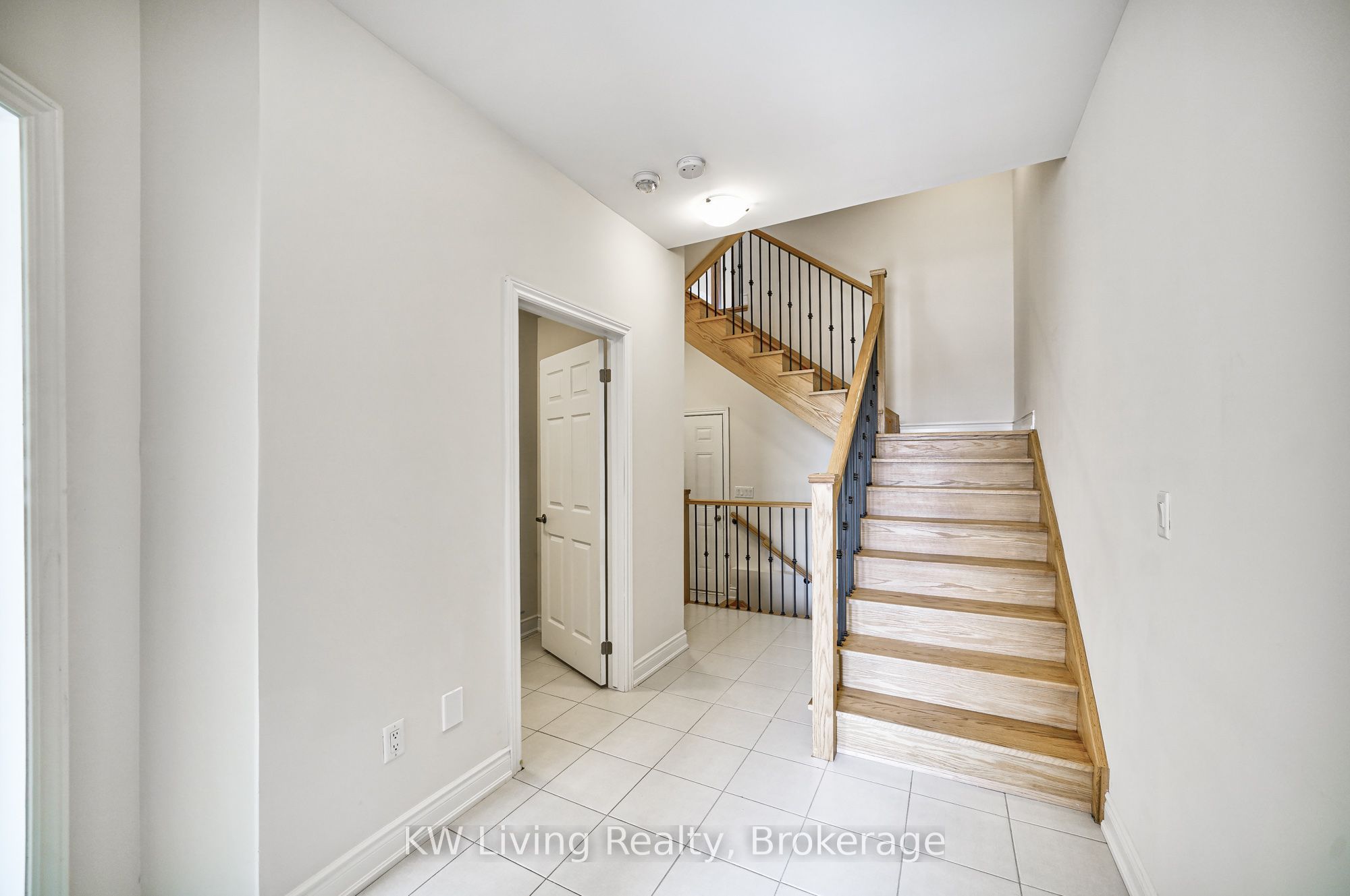 3301 Sixth Line, Oakville 4