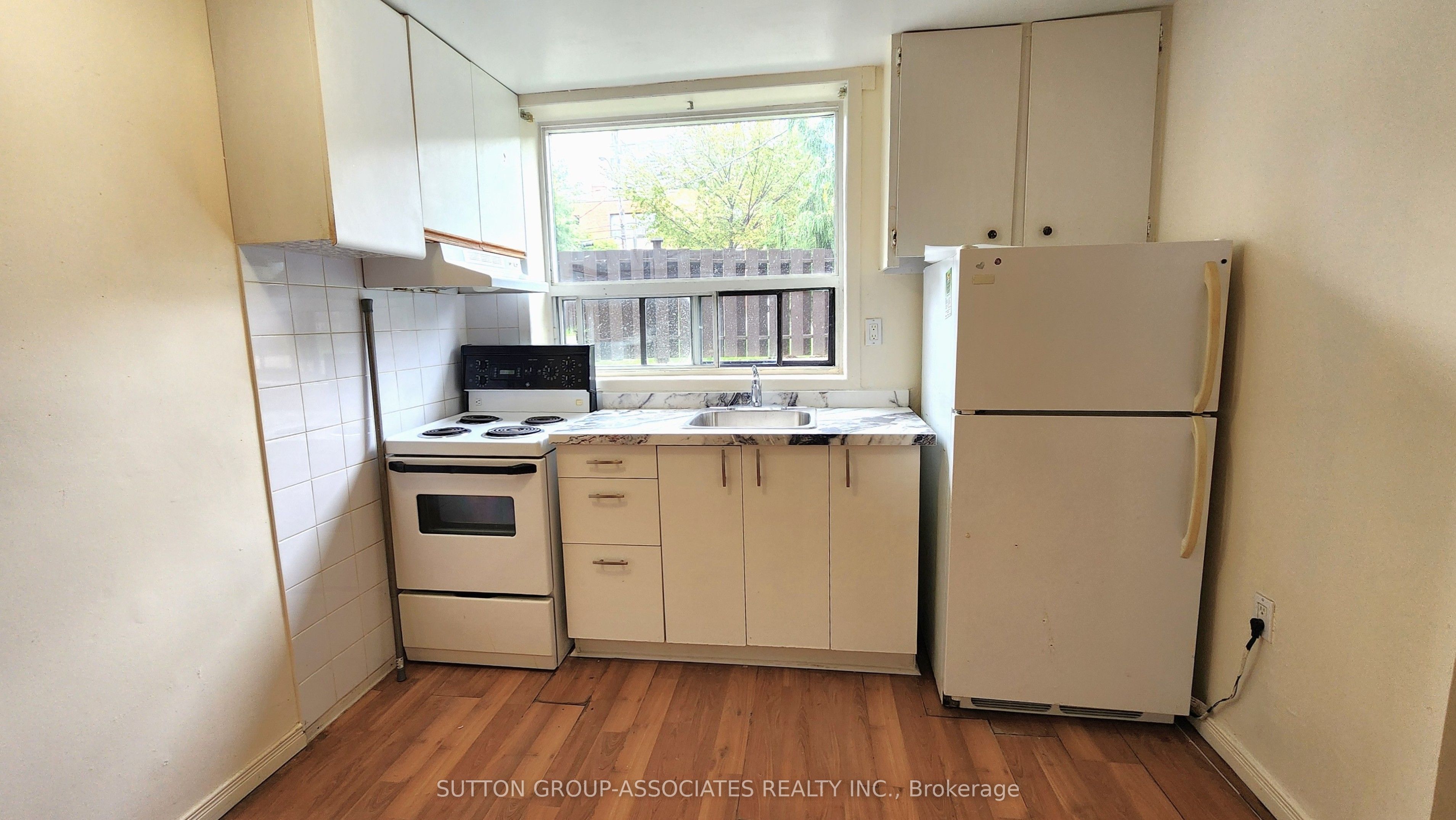 Unit 102 - 3 Greenbrook Drive, Toronto 3