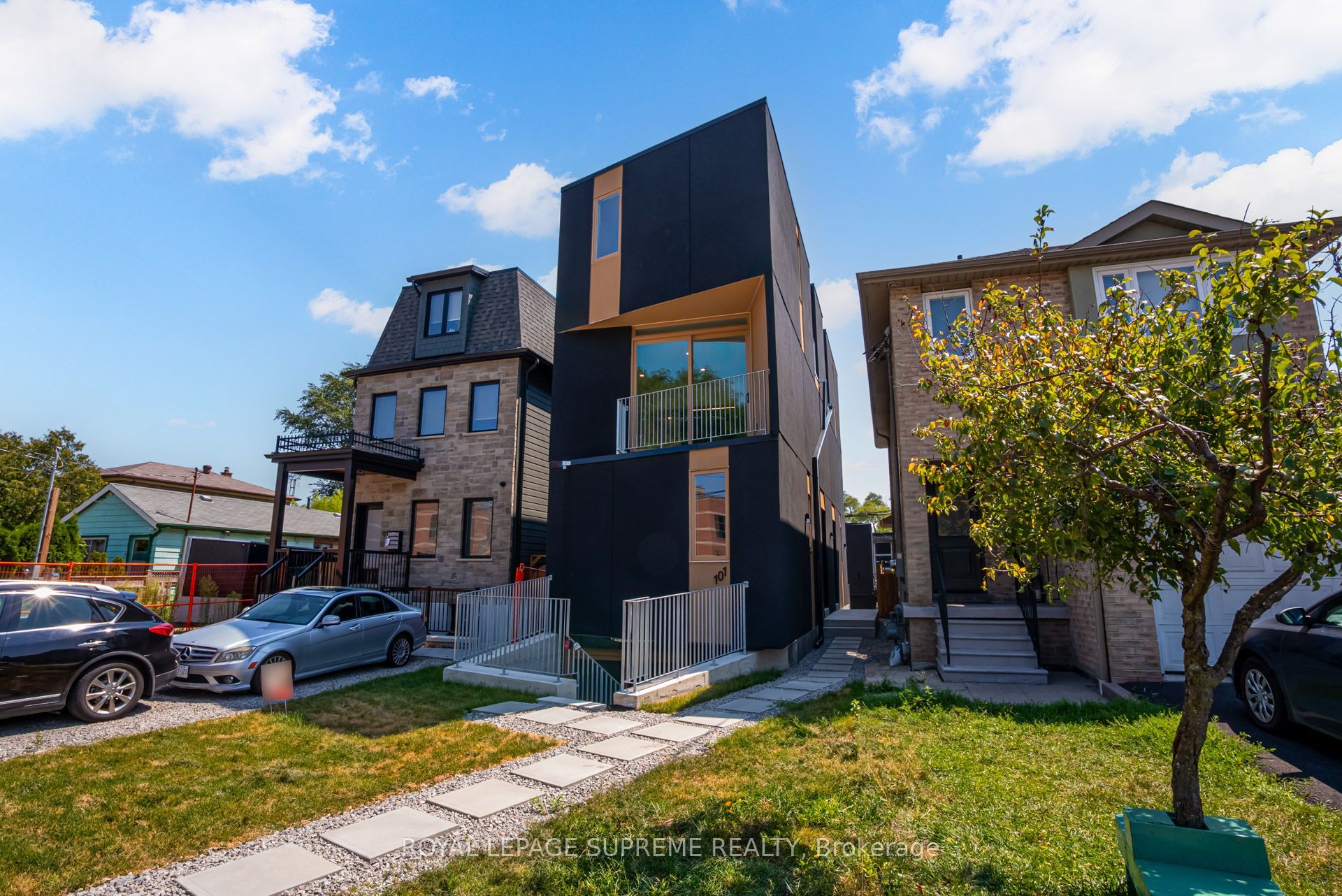 Unit 3 - 101 Bernice Crescent, Toronto 2