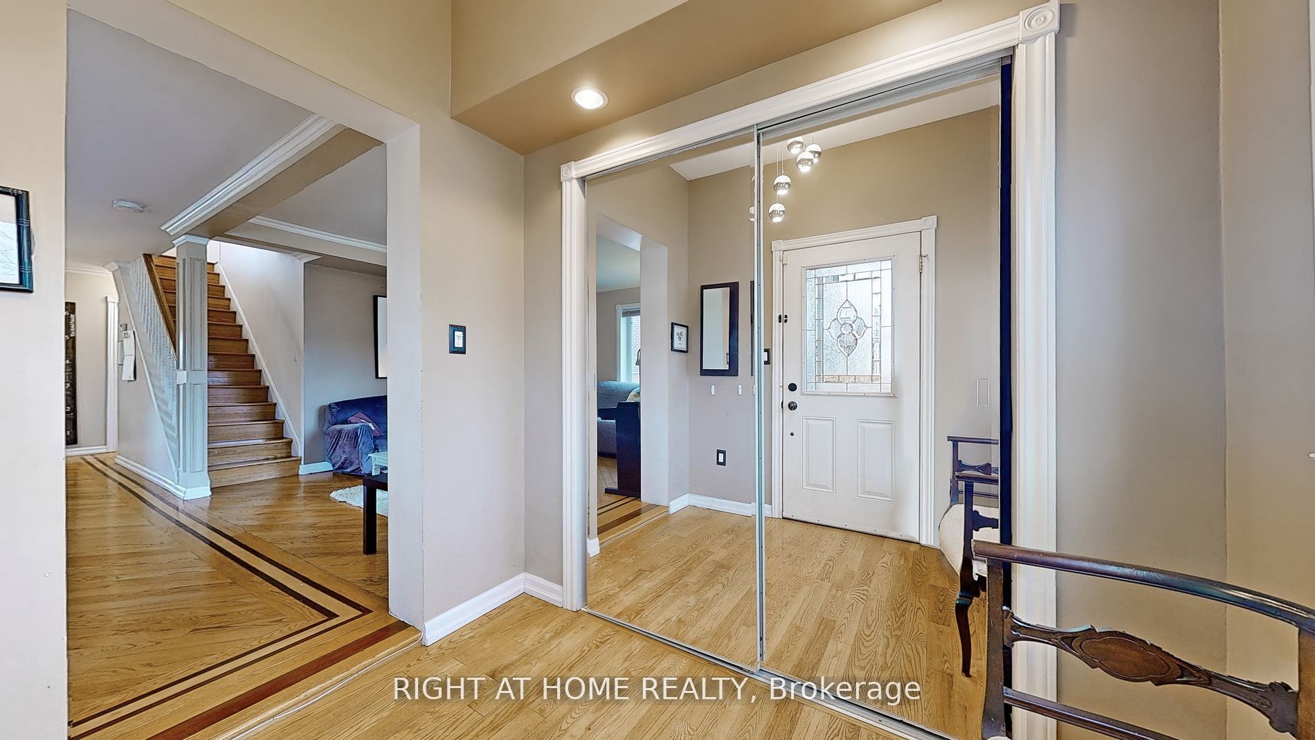 68 Eaglewood Boulevard E, Mississauga 4
