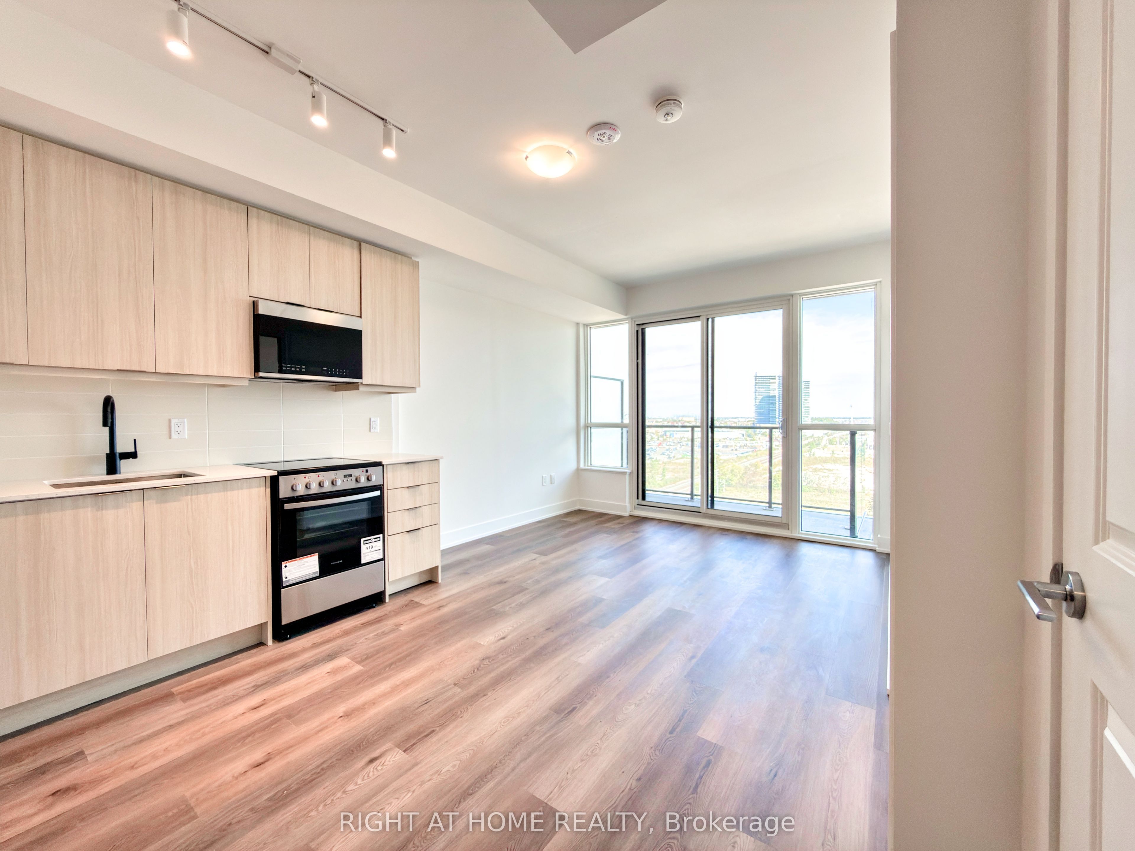 Unit 1202B - 125 Nipissing Road, Milton 3
