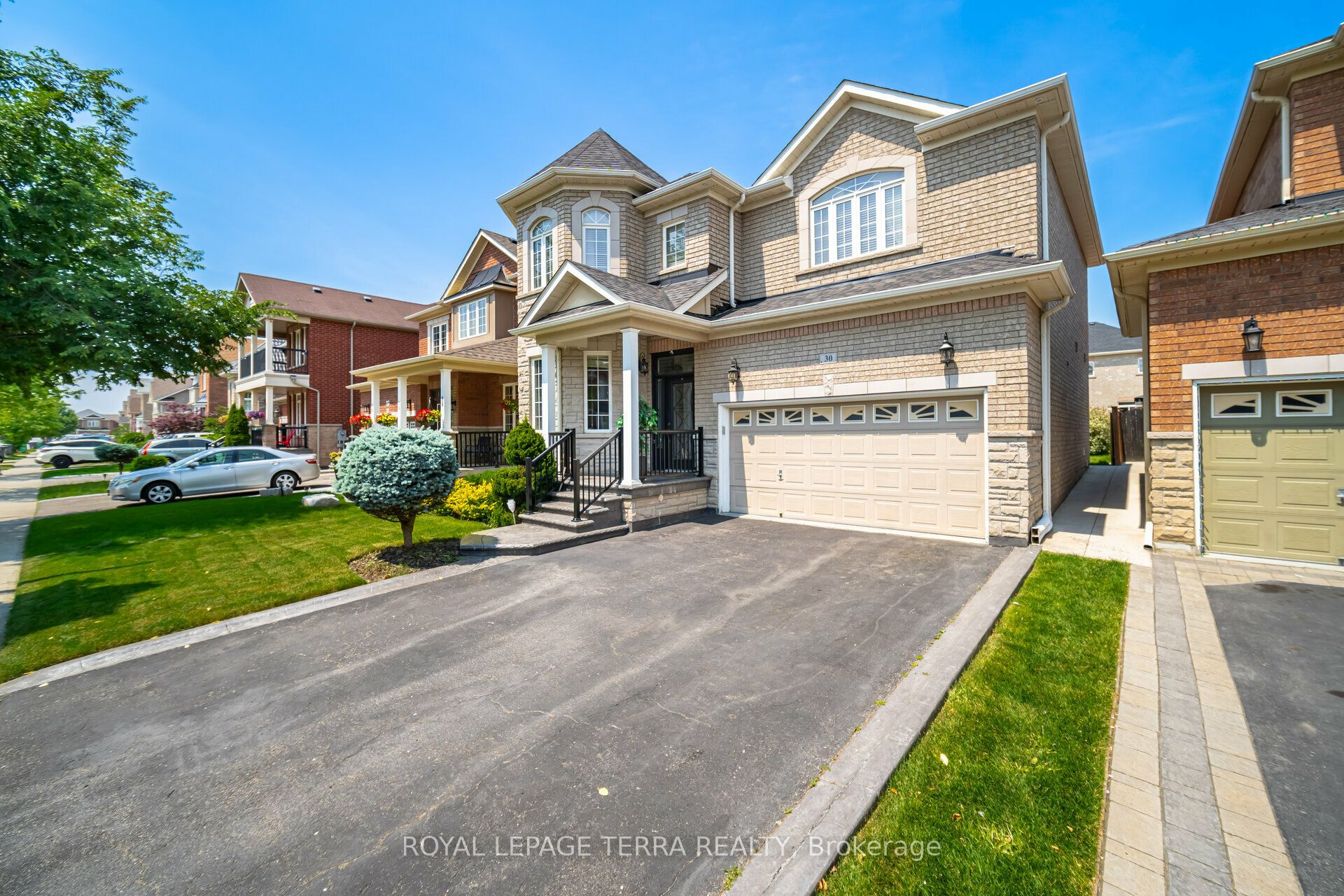 Unit Upper - 30 Eatonville Street, Brampton 4