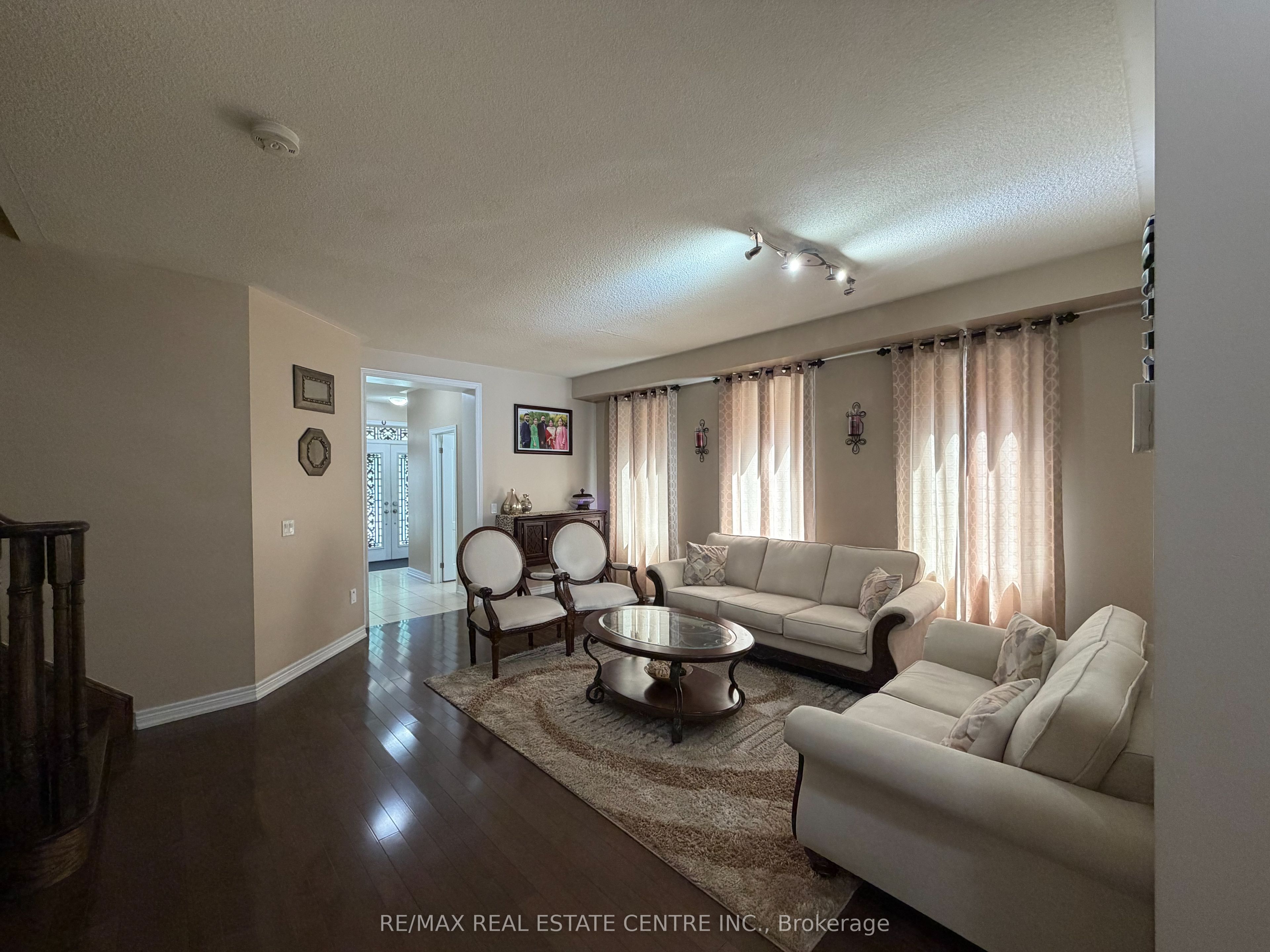 14 Twistleton Street, Caledon 5