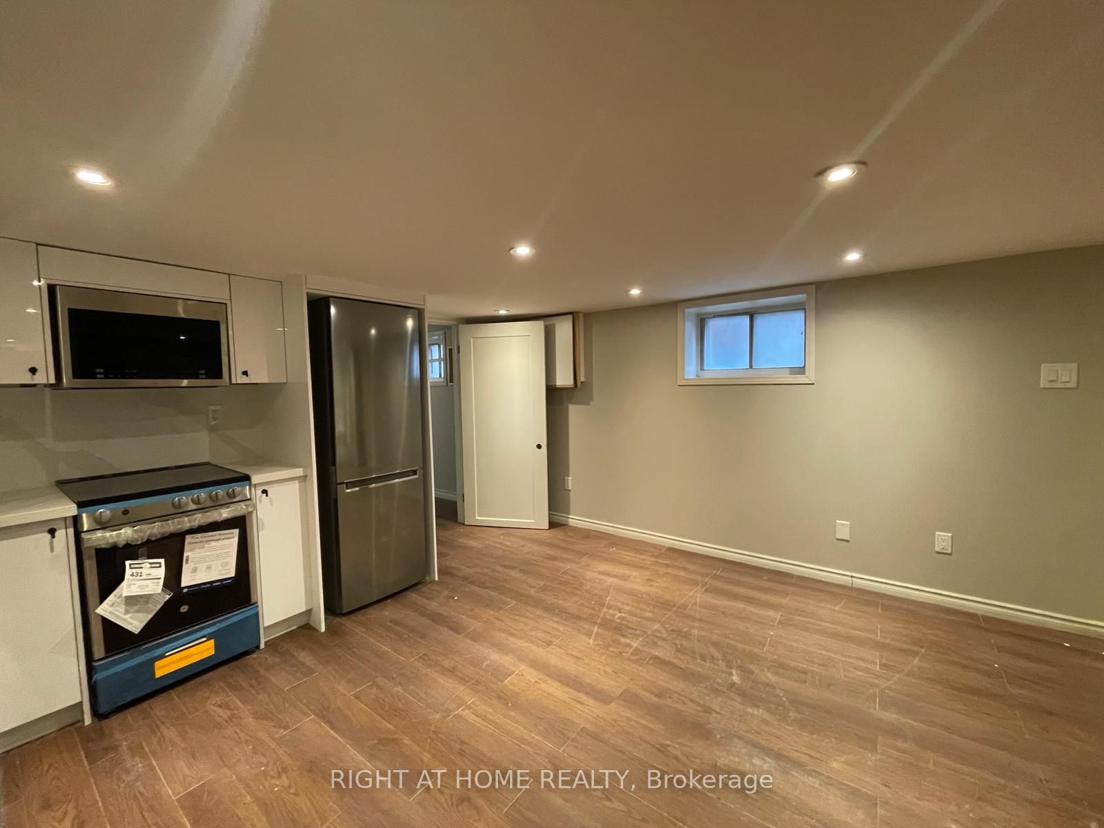 Unit B - 807 Dupont Street, Toronto 4
