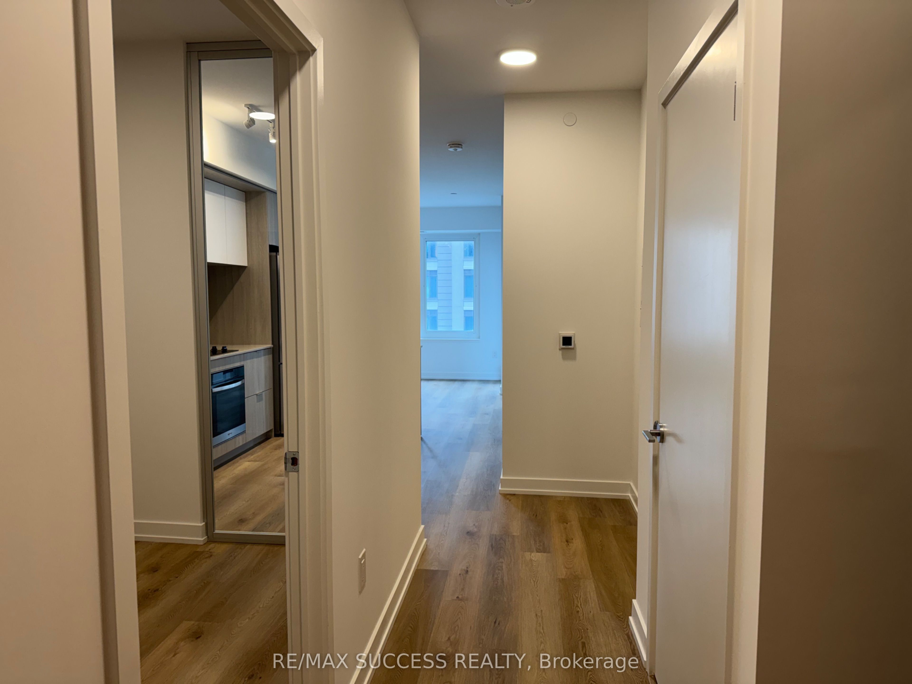 Unit 1607 - 395 Square One Drive, Mississauga 3