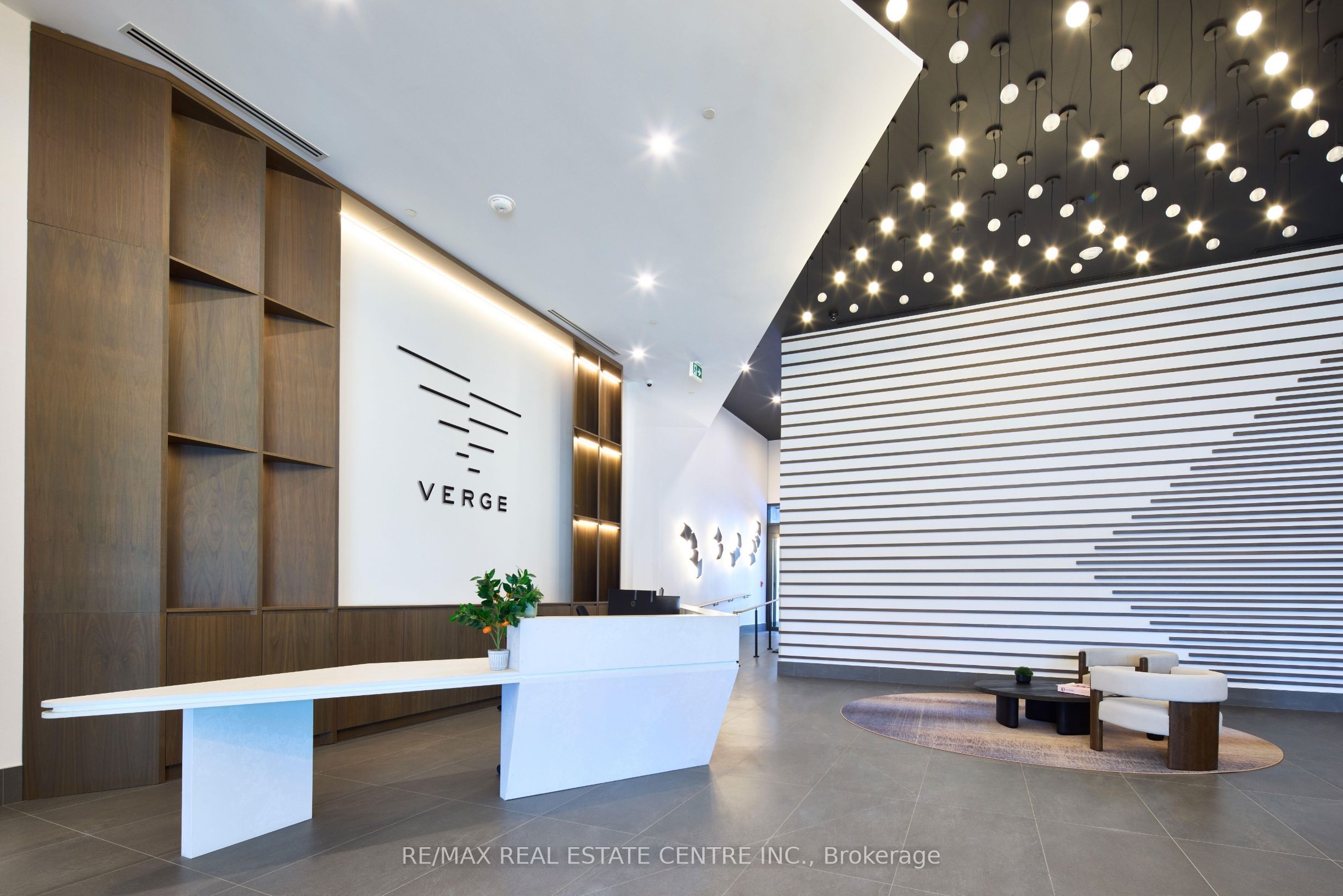 Unit 825 - 1037 The Queensway, Etobicoke 2